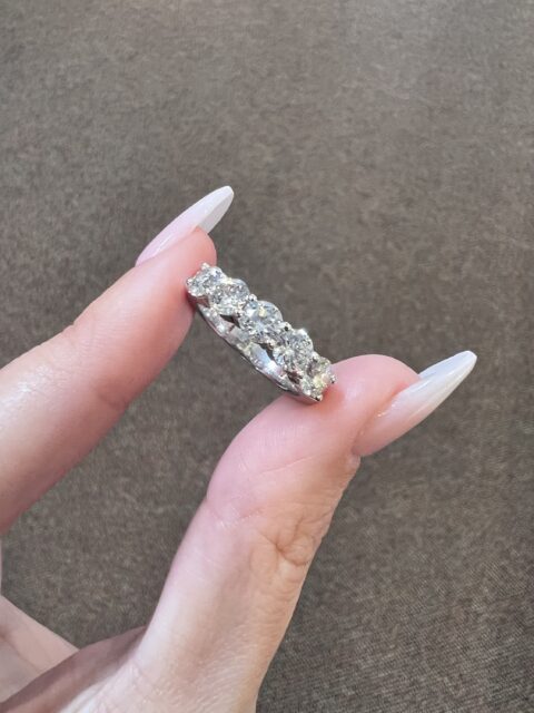 14k White Gold 5 Stone Genuine 1.85 Cttw Round Brilliant Cut Diamond Shared Prong Band