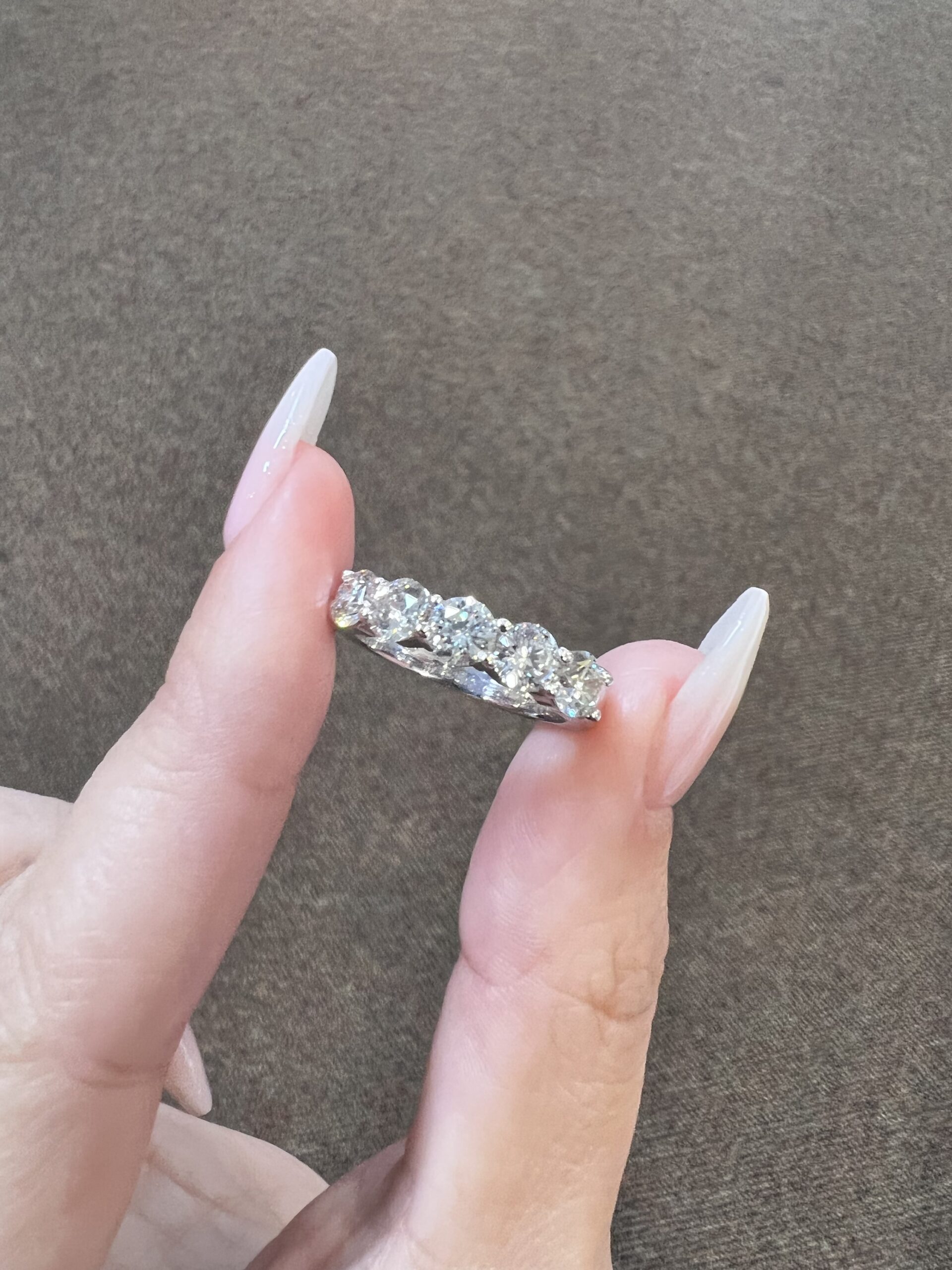 14k White Gold 5 Stone Genuine 1.85 Cttw Round Brilliant Cut Diamond Shared Prong Band - Image 5