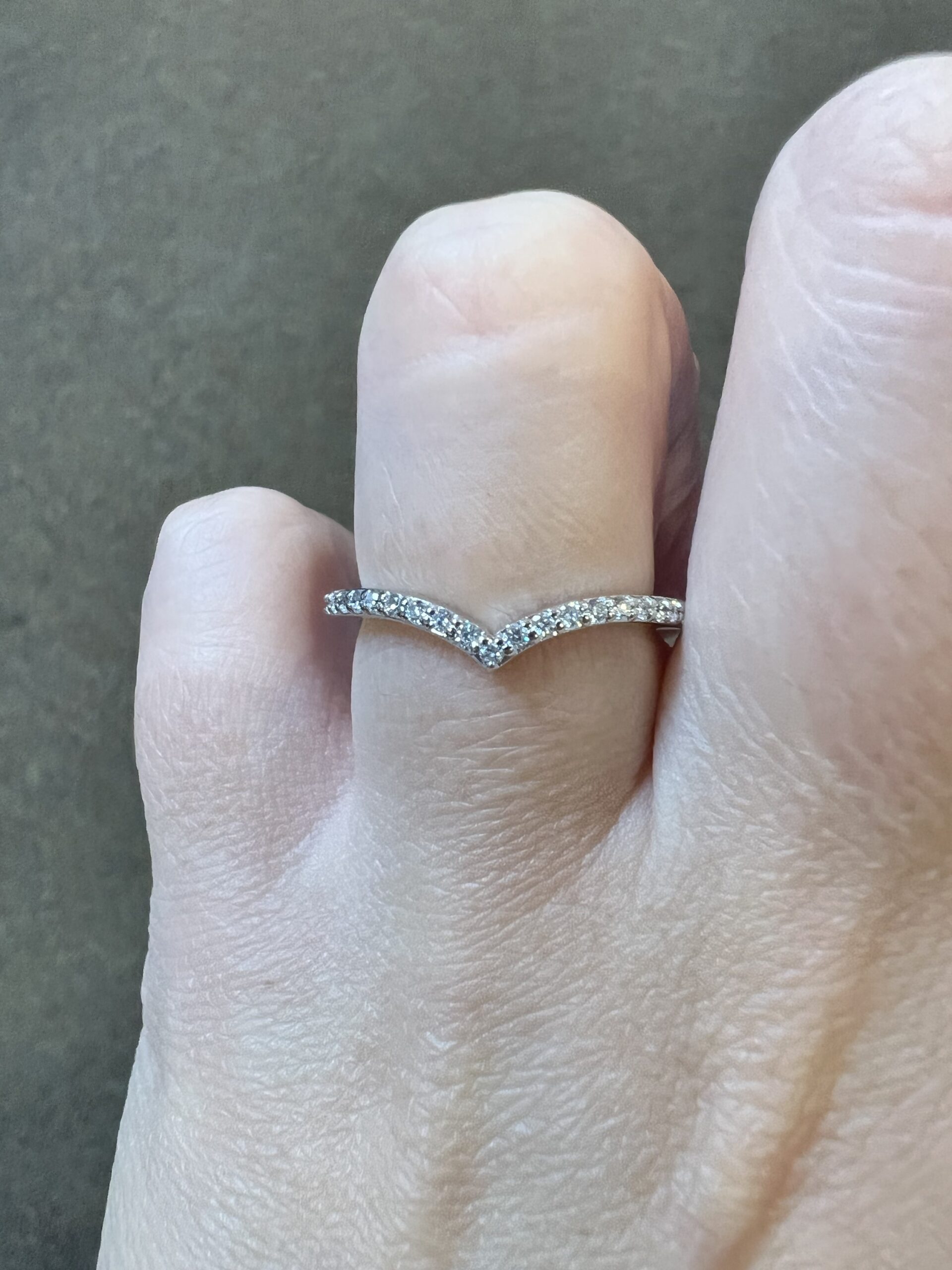 14k White Gold .16 Cttw Genuine Round Brilliant Cut Diamond “V” Tip Band - Image 9