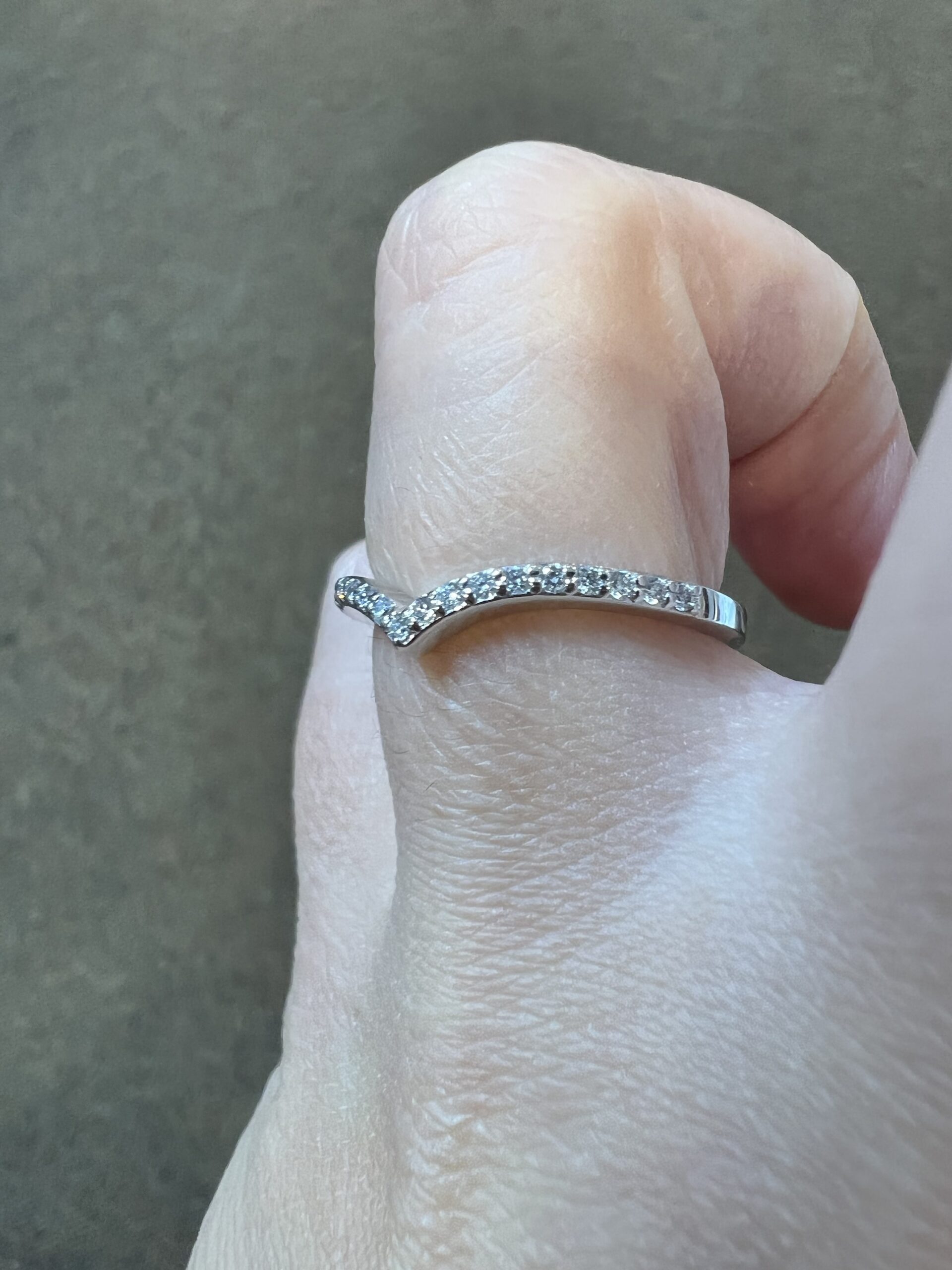 14k White Gold .16 Cttw Genuine Round Brilliant Cut Diamond “V” Tip Band - Image 10