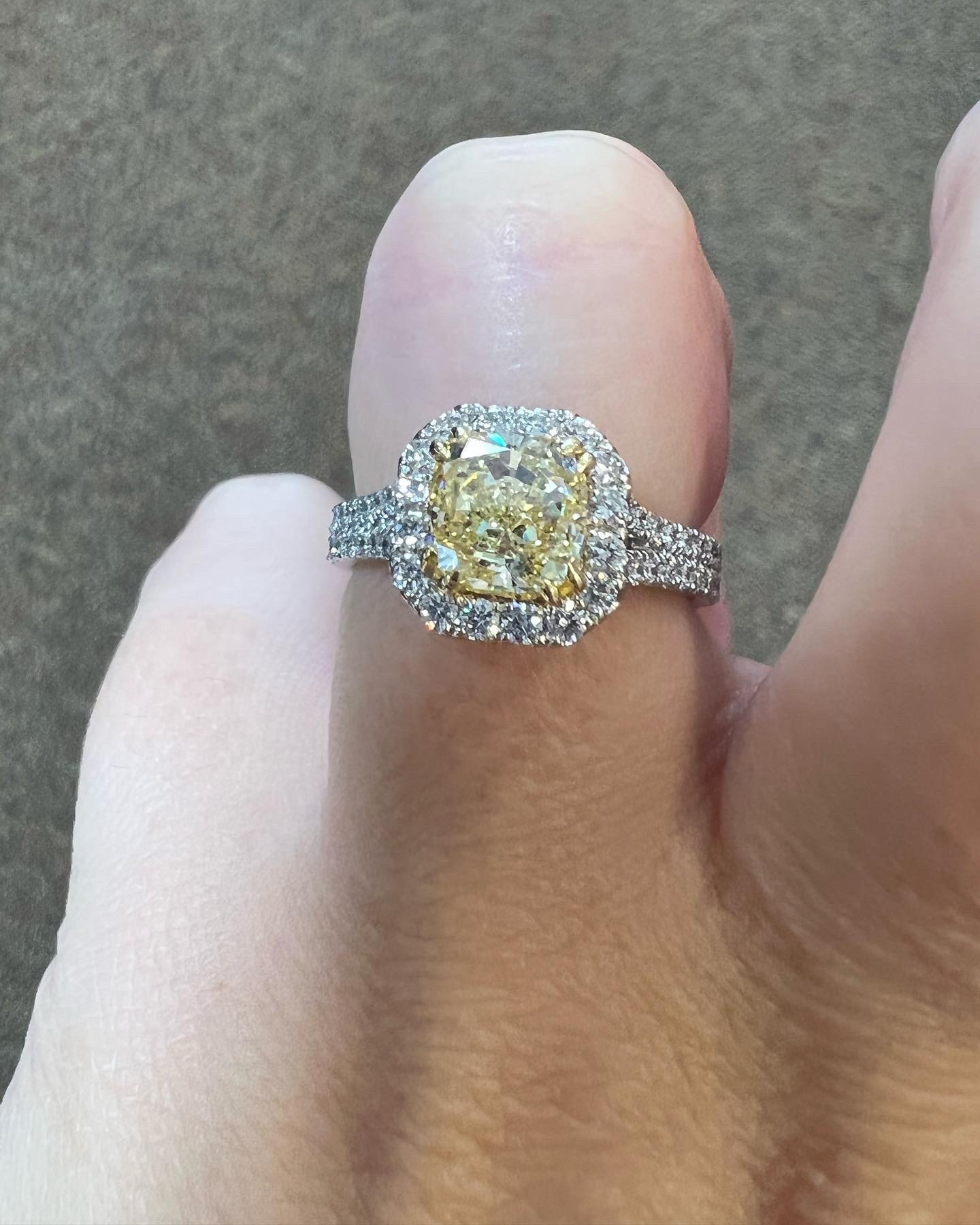 Platinum & 18k Yellow Gold Genuine GIA Certified Fancy Yellow Diamond Halo Ring With Split Shank - Image 19