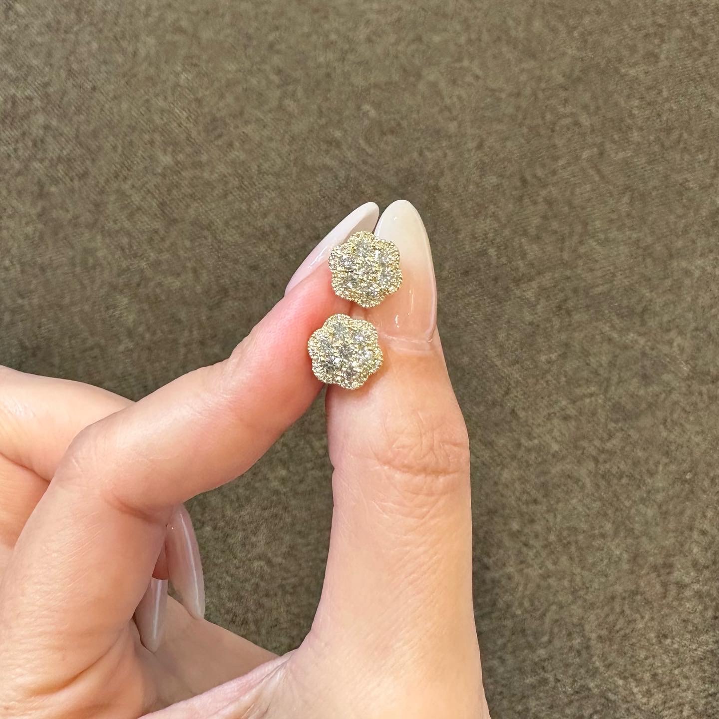 14k Yellow Gold Genuine .95 Cttw Round Brilliant Cut Diamond Cluster Stud Earrings - Image 11