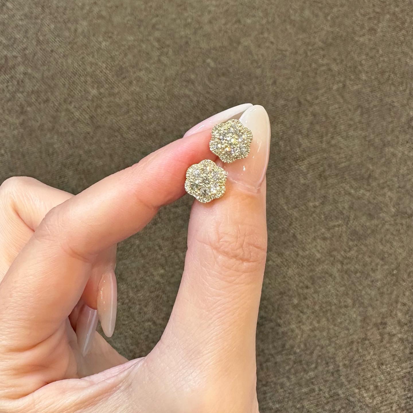 14k Yellow Gold Genuine .95 Cttw Round Brilliant Cut Diamond Cluster Stud Earrings - Image 10