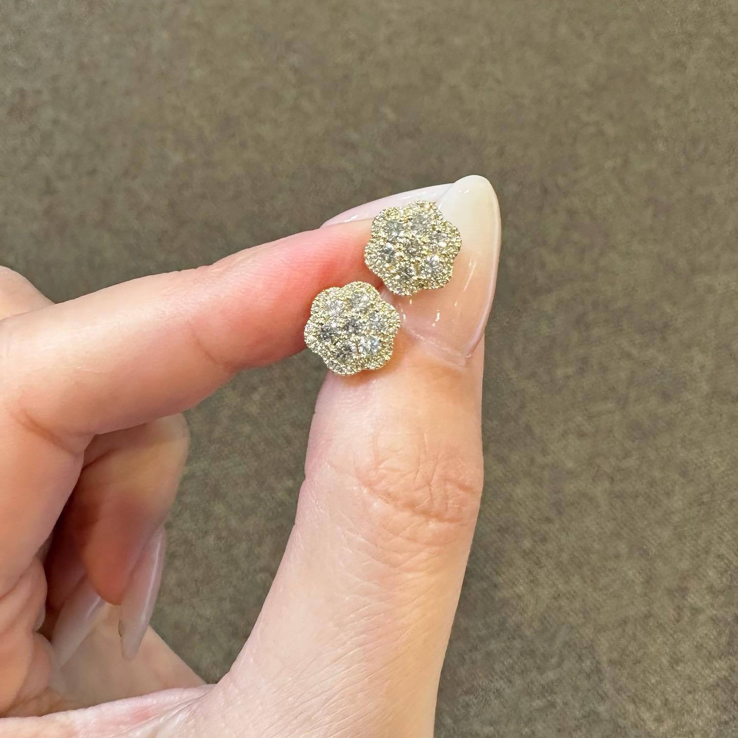 14k Yellow Gold Genuine .95 Cttw Round Brilliant Cut Diamond Cluster Stud Earrings - Image 13