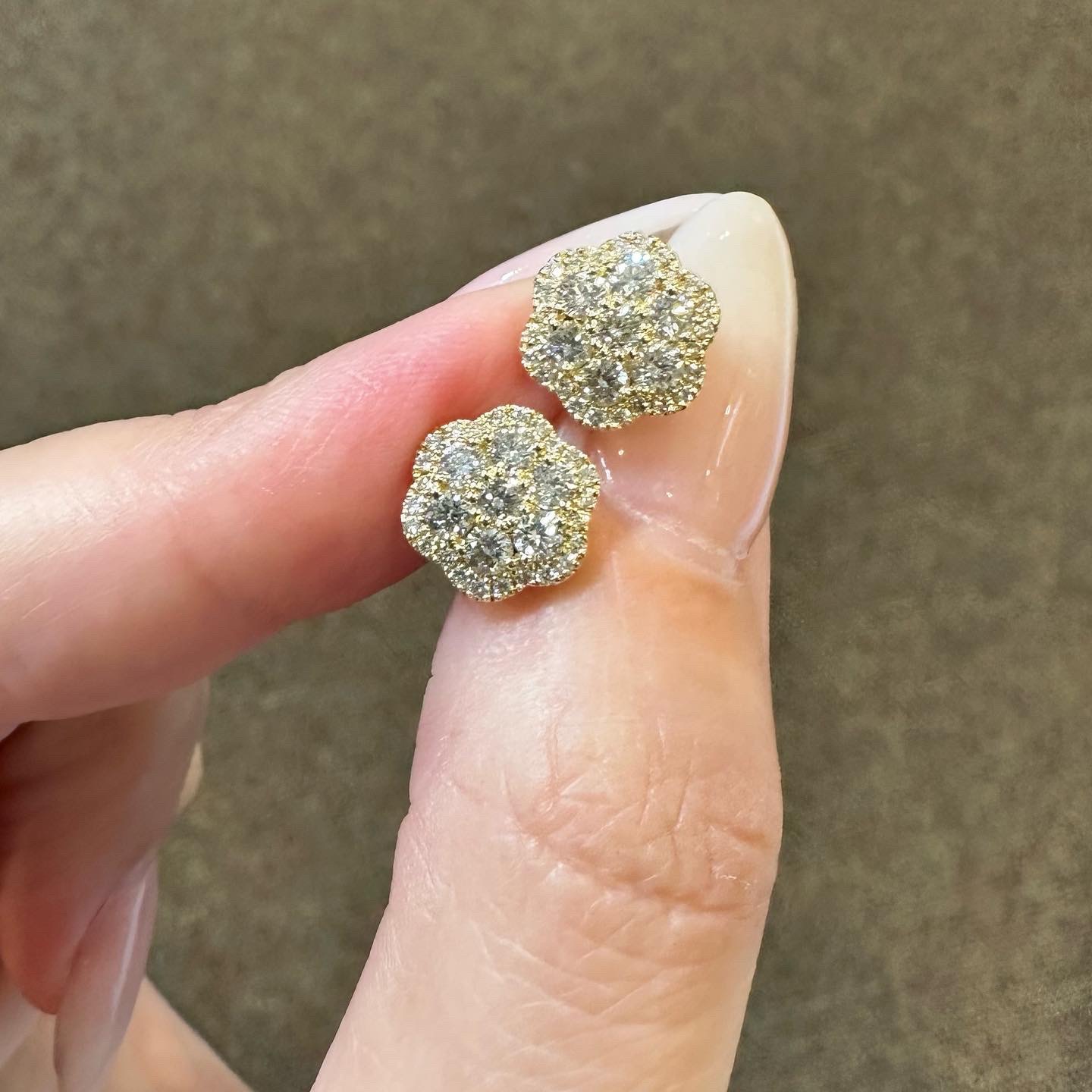 14k Yellow Gold Genuine .95 Cttw Round Brilliant Cut Diamond Cluster Stud Earrings - Image 12