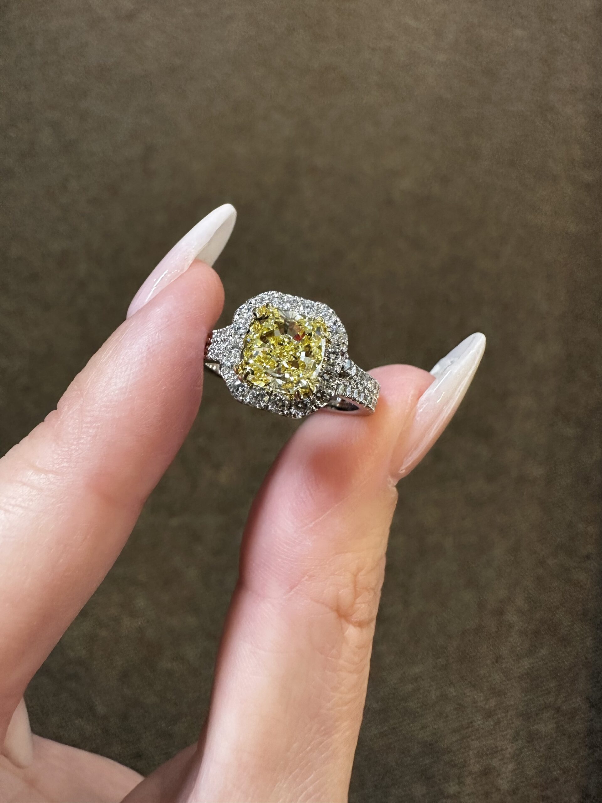 Platinum & 18k Yellow Gold Genuine GIA Certified Fancy Yellow Diamond Halo Ring With Split Shank - Image 27