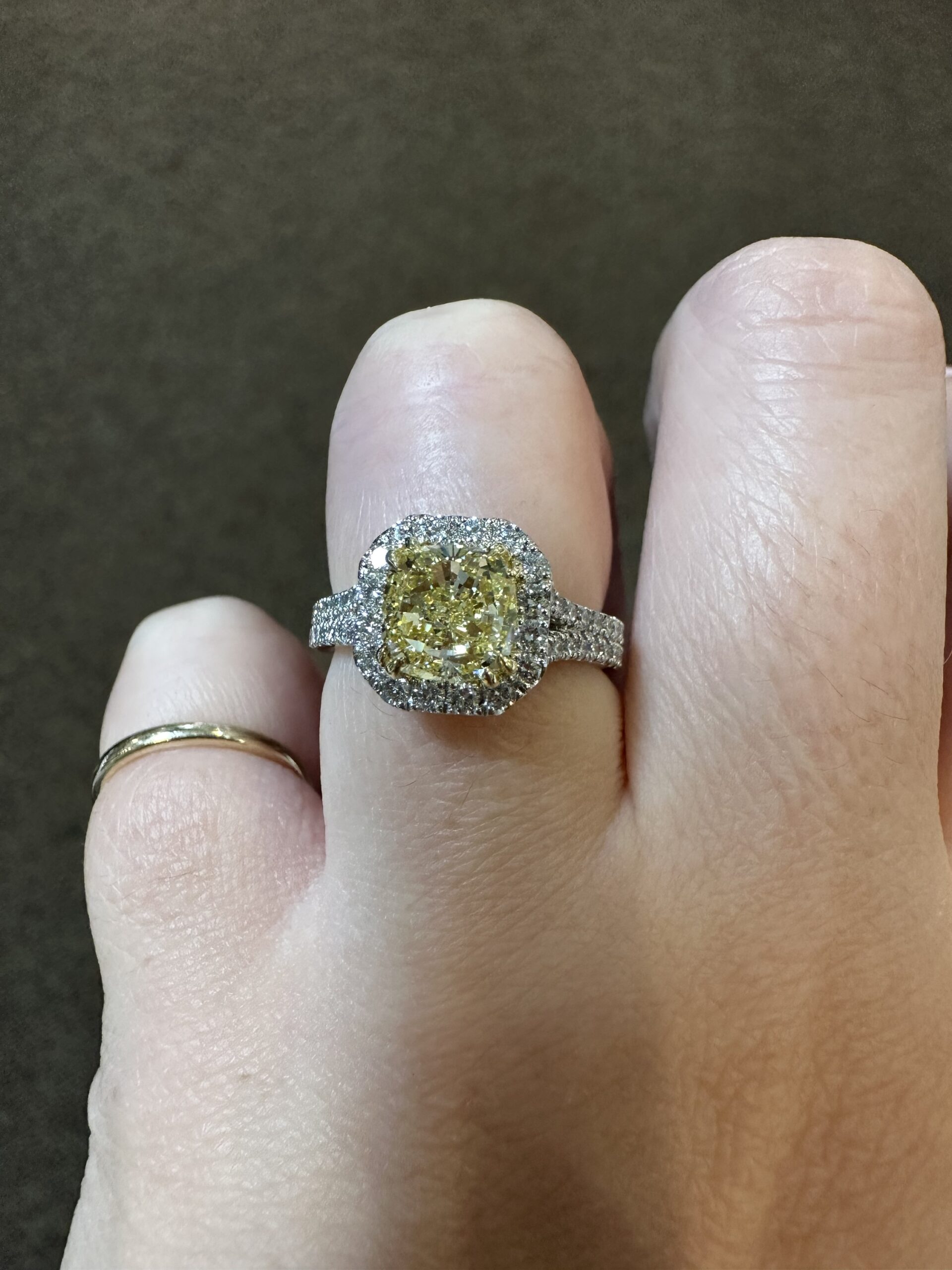 Platinum & 18k Yellow Gold Genuine GIA Certified Fancy Yellow Diamond Halo Ring With Split Shank - Image 33