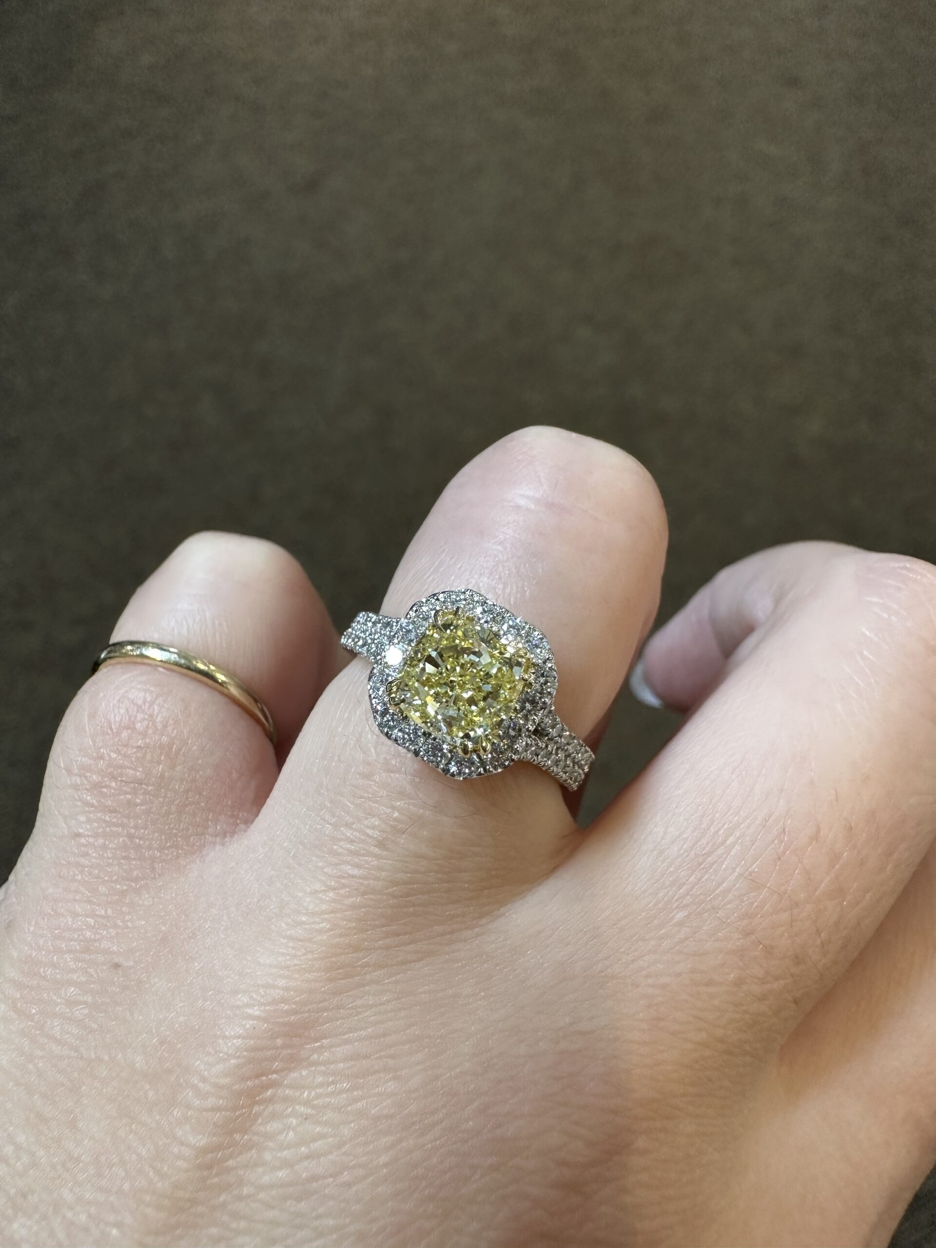 Platinum & 18k Yellow Gold Genuine GIA Certified Fancy Yellow Diamond Halo Ring With Split Shank - Image 35