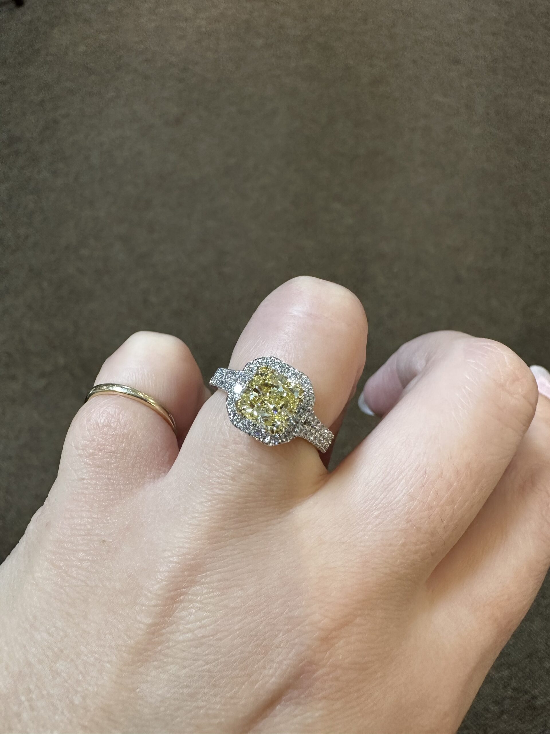 Platinum & 18k Yellow Gold Genuine GIA Certified Fancy Yellow Diamond Halo Ring With Split Shank - Image 36