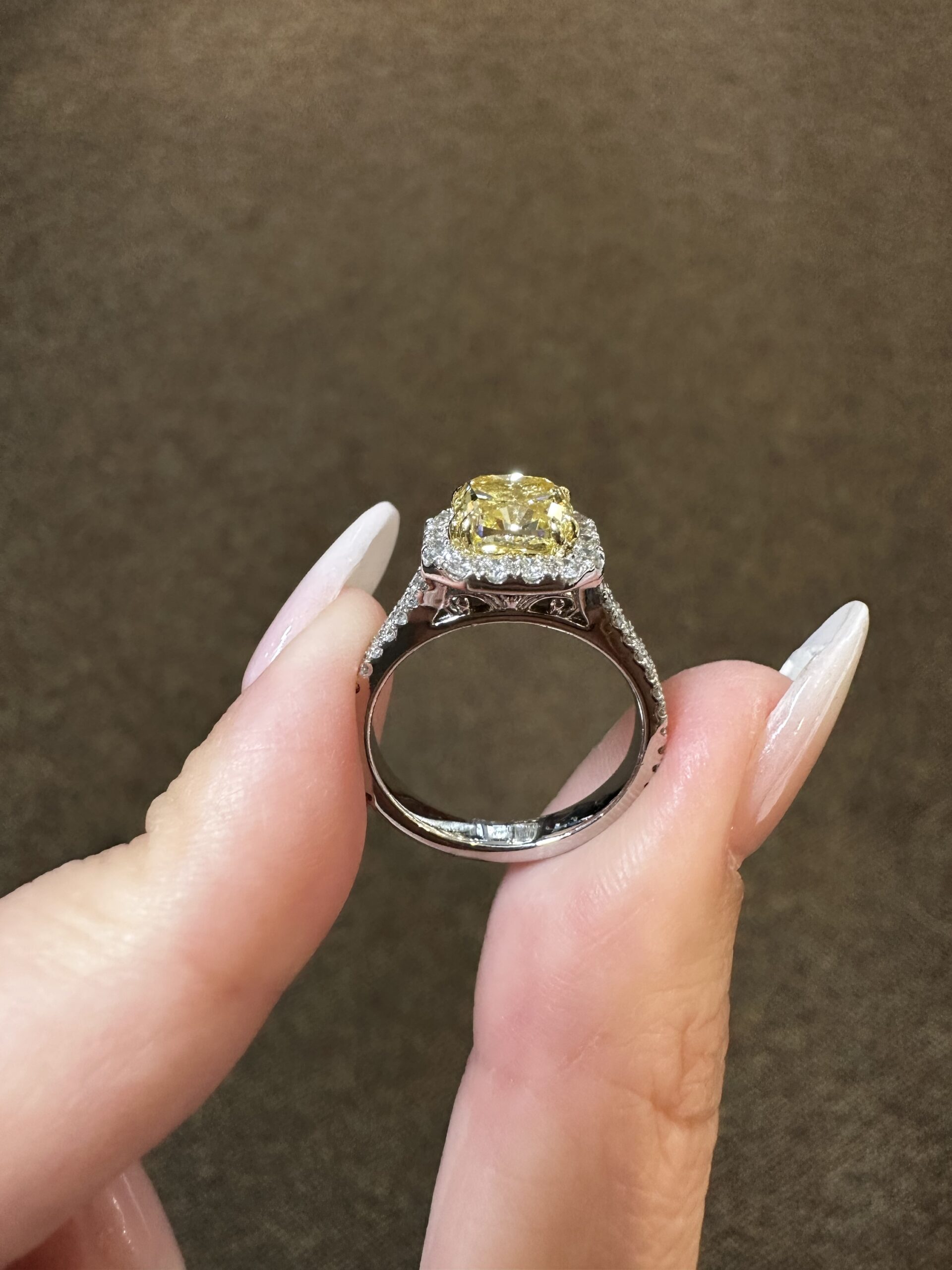 Platinum & 18k Yellow Gold Genuine GIA Certified Fancy Yellow Diamond Halo Ring With Split Shank - Image 43