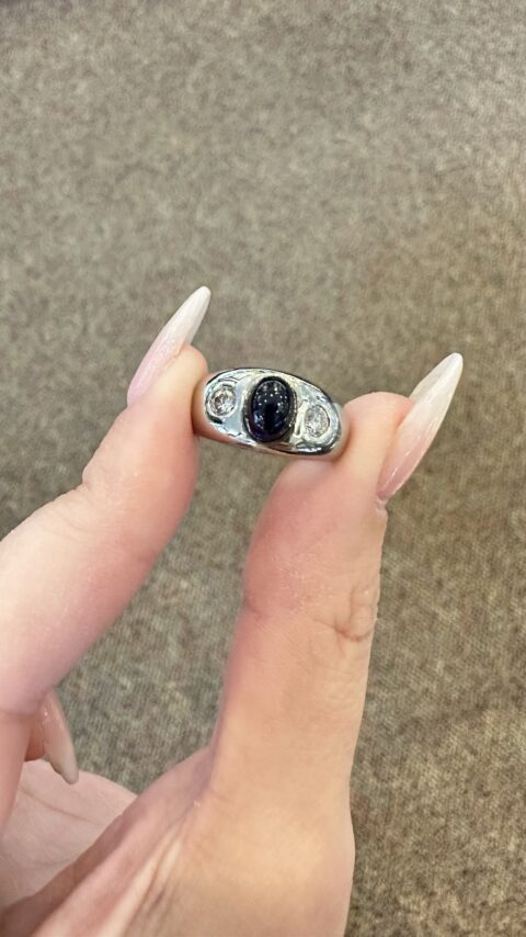 Vintage 14k White Gold Genuine 3/4 Cttw Cabachon Cut Sapphire & 1/4 Cttw Diamond Ring