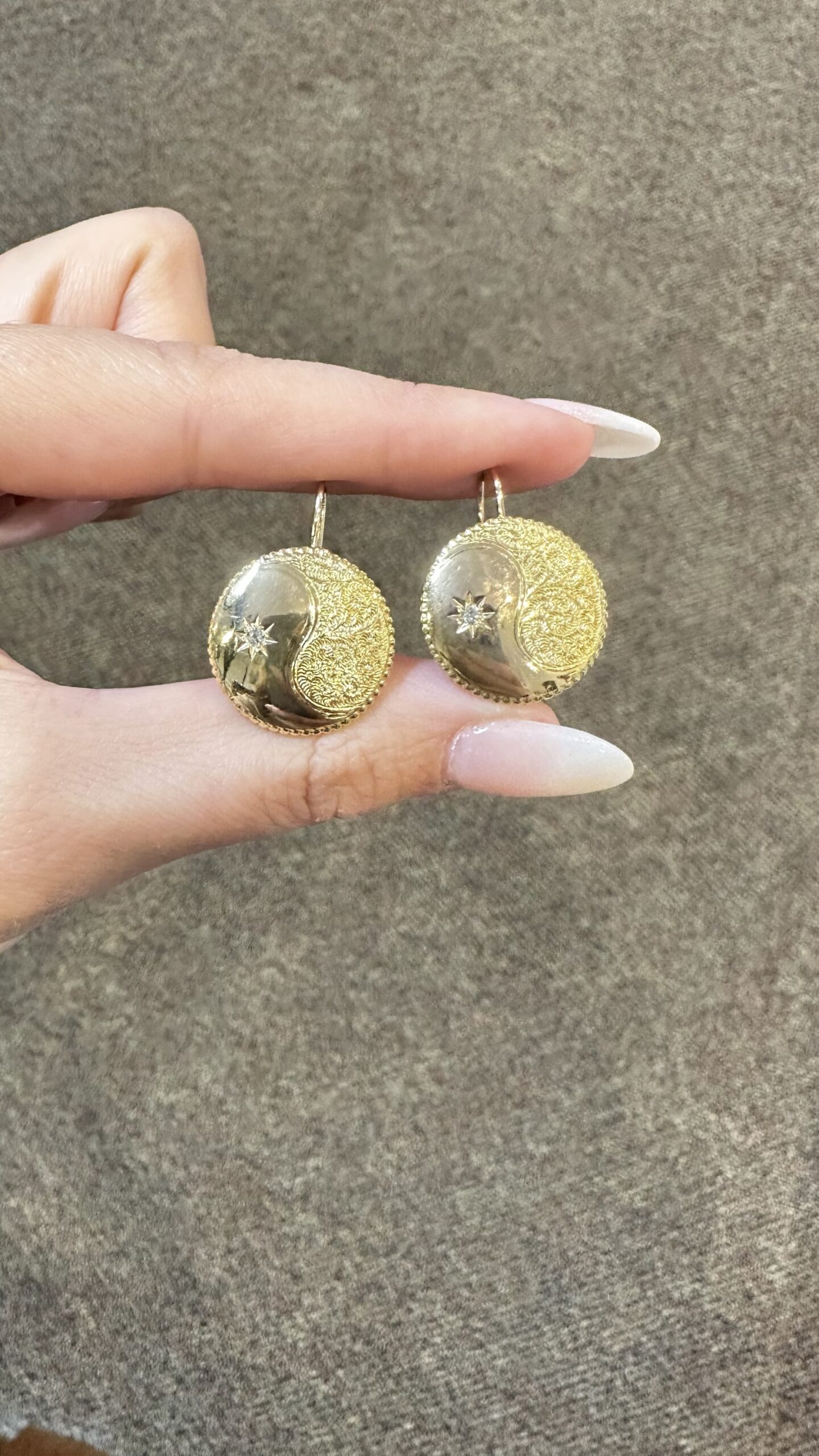 Polished Plain Gold Earrings, Style : Antique, Occasion : Party Wear at  Best Price in Indore