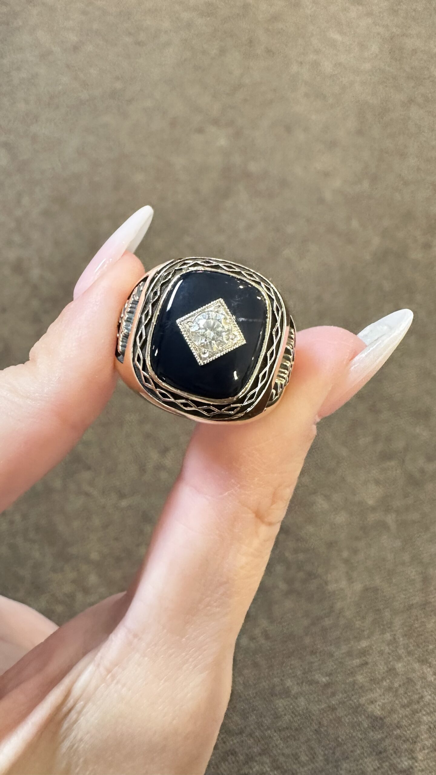 Gent’s 10K Yellow Gold “Canadian Club” Genuine Onyx & 1/3 Cttw Diamond Ring - Image 4