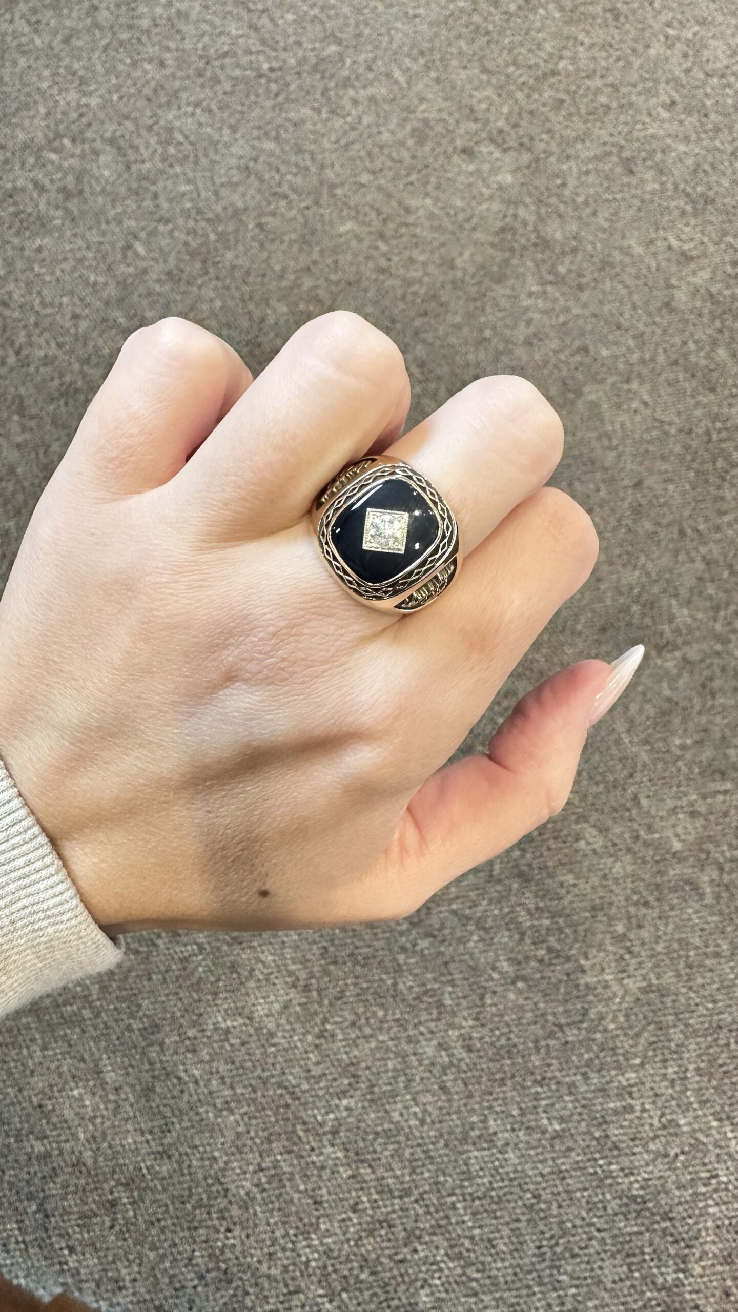 Gent’s 10K Yellow Gold “Canadian Club” Genuine Onyx & 1/3 Cttw Diamond Ring - Image 9