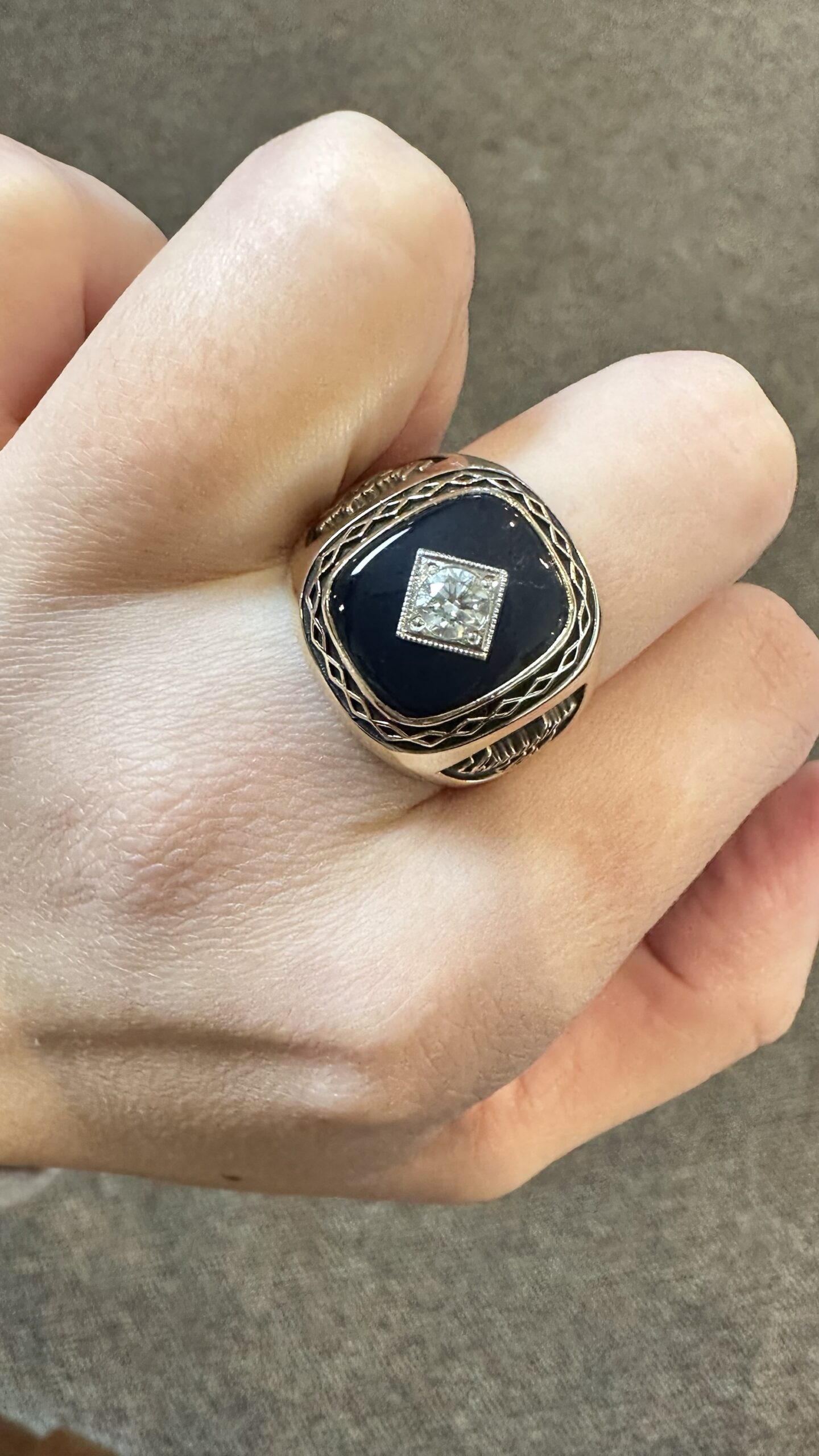 Gent’s 10K Yellow Gold “Canadian Club” Genuine Onyx & 1/3 Cttw Diamond Ring - Image 11