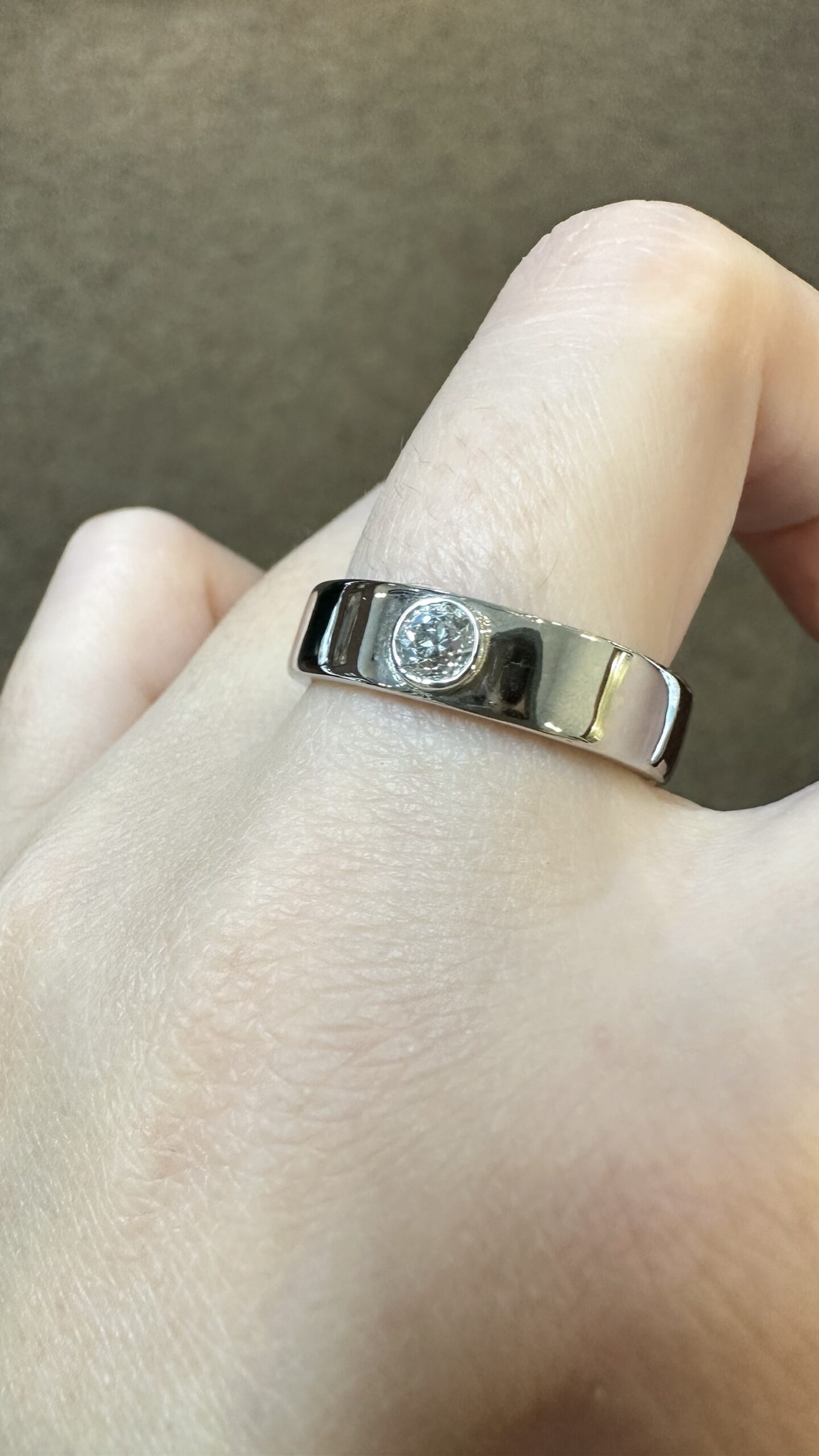 18K White Gold Genuine .30 Cttw Old Mine Cut Diamond Flat Band Ring - Image 9