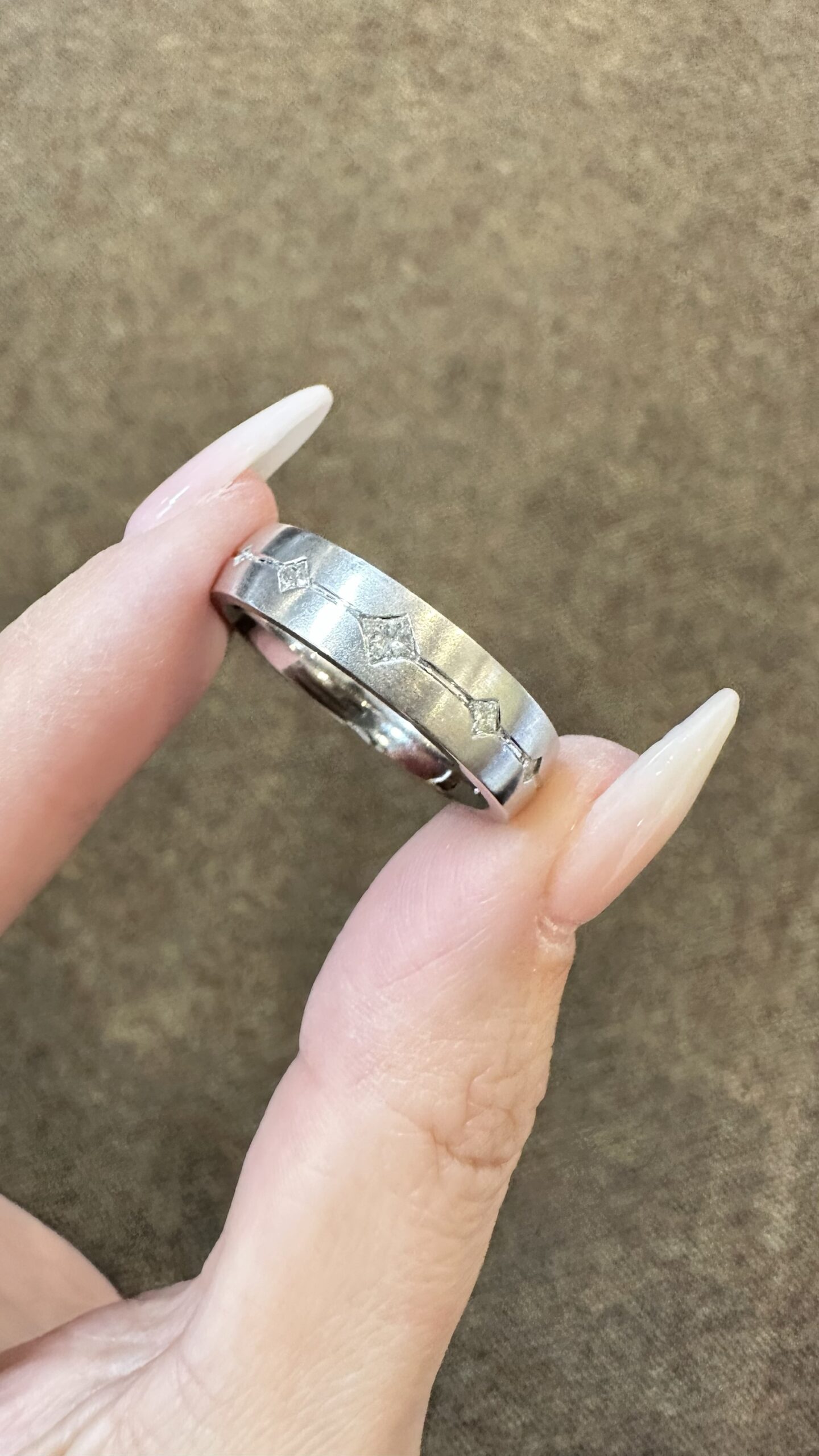 Gent’s 14k White Gold Brushed Wedding Band With Princess Cut Diamond Accents