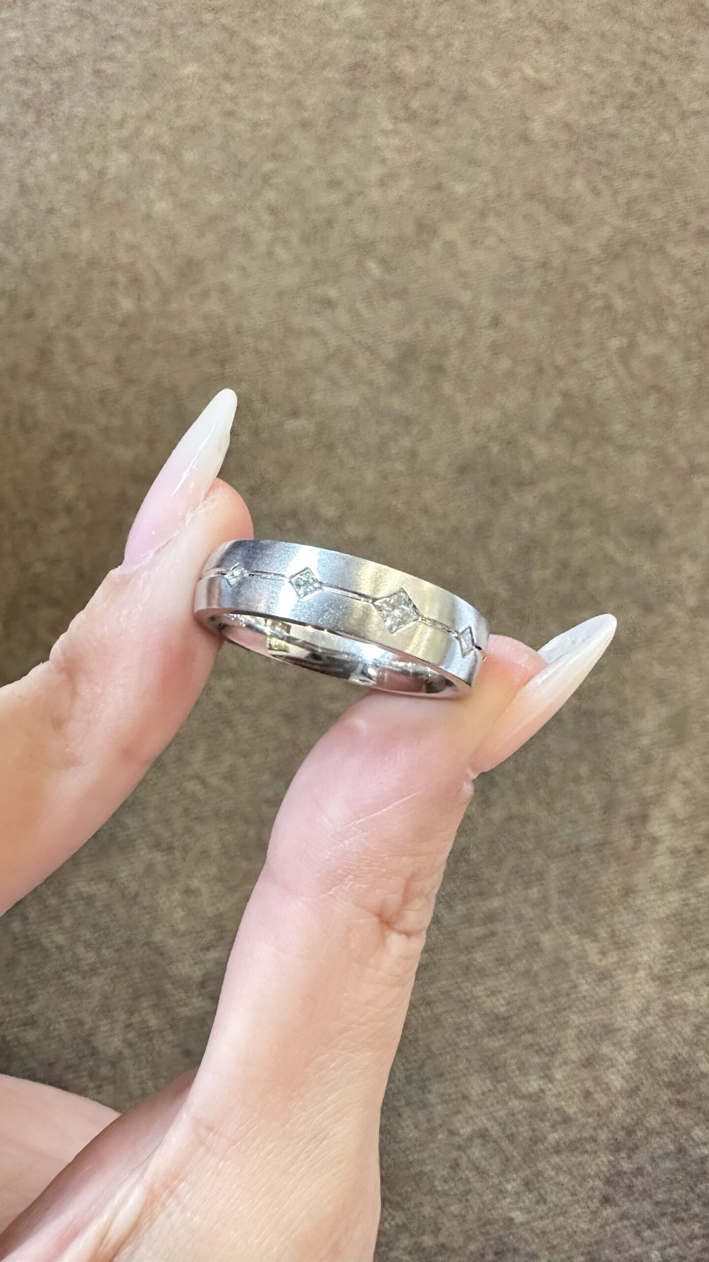 Gent’s 14k White Gold Brushed Wedding Band With Princess Cut Diamond Accents - Image 6