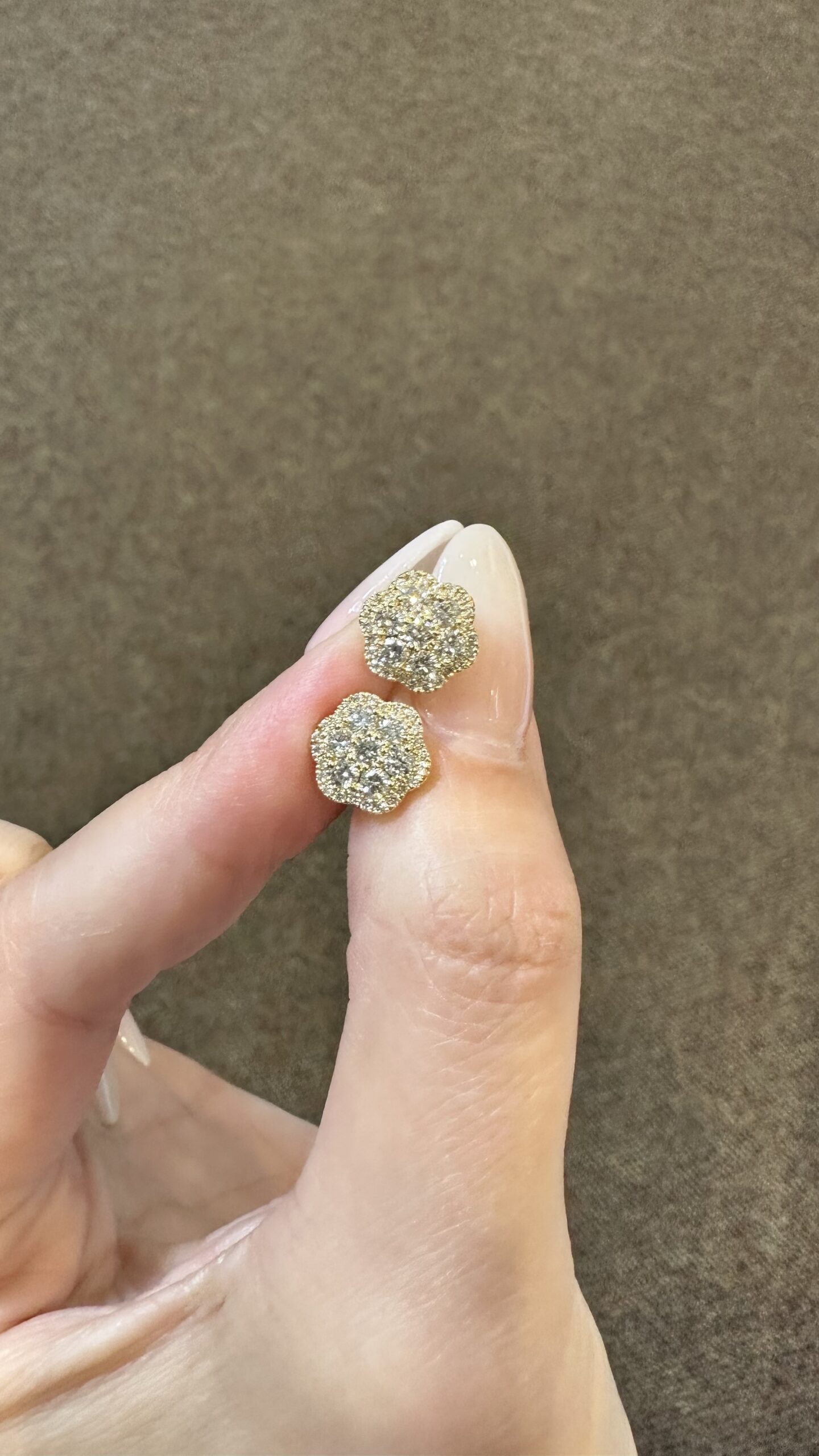 14k Yellow Gold Genuine .95 Cttw Round Brilliant Cut Diamond Cluster Stud Earrings - Image 5