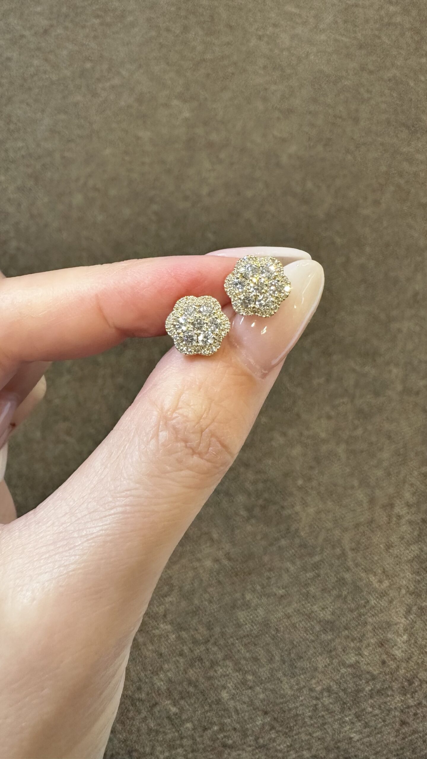 14k Yellow Gold Genuine .95 Cttw Round Brilliant Cut Diamond Cluster Stud Earrings - Image 6