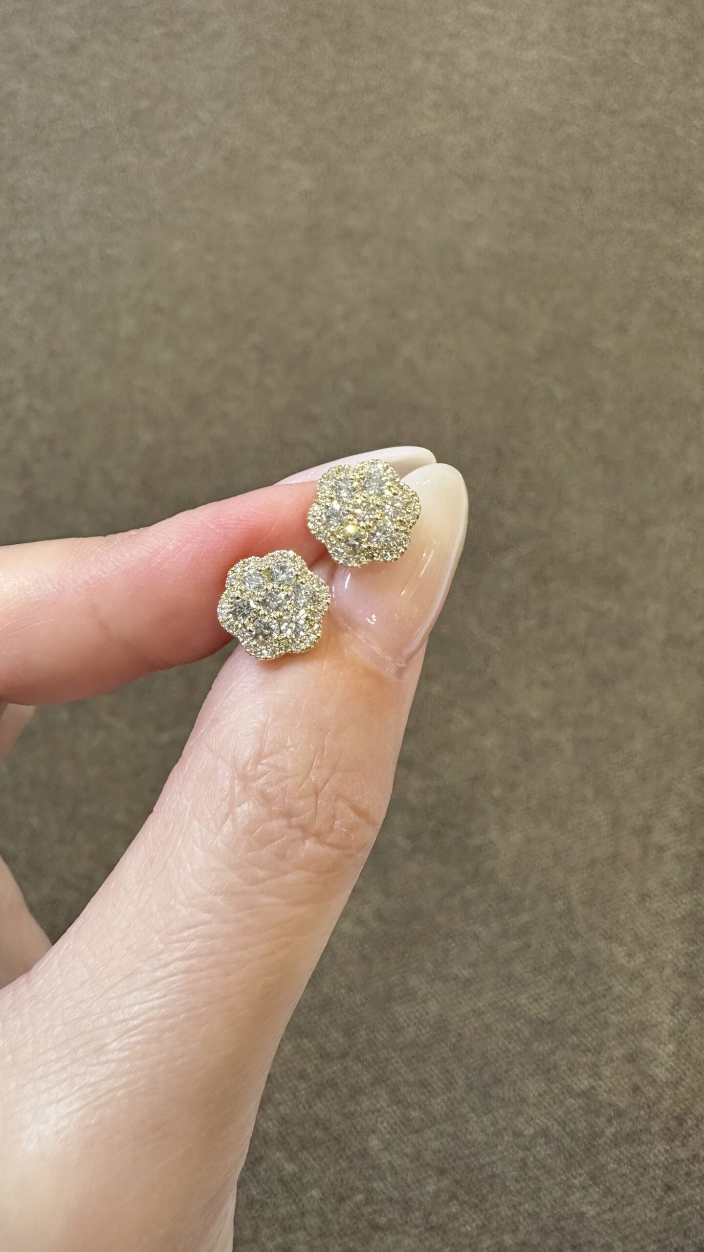 14k Yellow Gold Genuine .95 Cttw Round Brilliant Cut Diamond Cluster Stud Earrings - Image 7