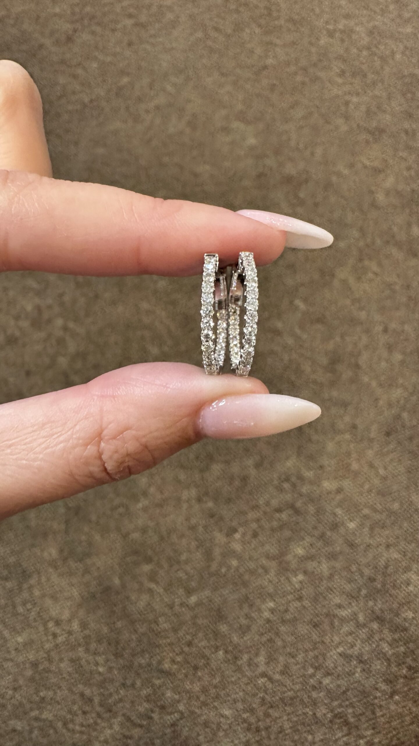 14k White Gold Round Genuine 1 Cttw Round Brilliant Cut Diamond Inside Out Hoop Earrings - Image 3