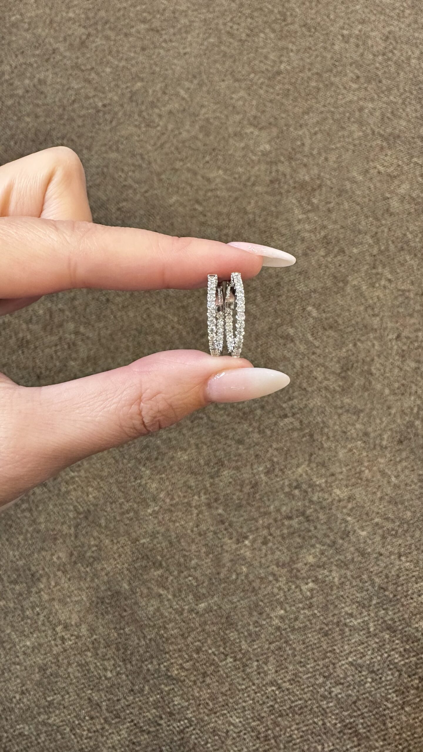 14k White Gold Round Genuine 1 Cttw Round Brilliant Cut Diamond Inside Out Hoop Earrings - Image 6