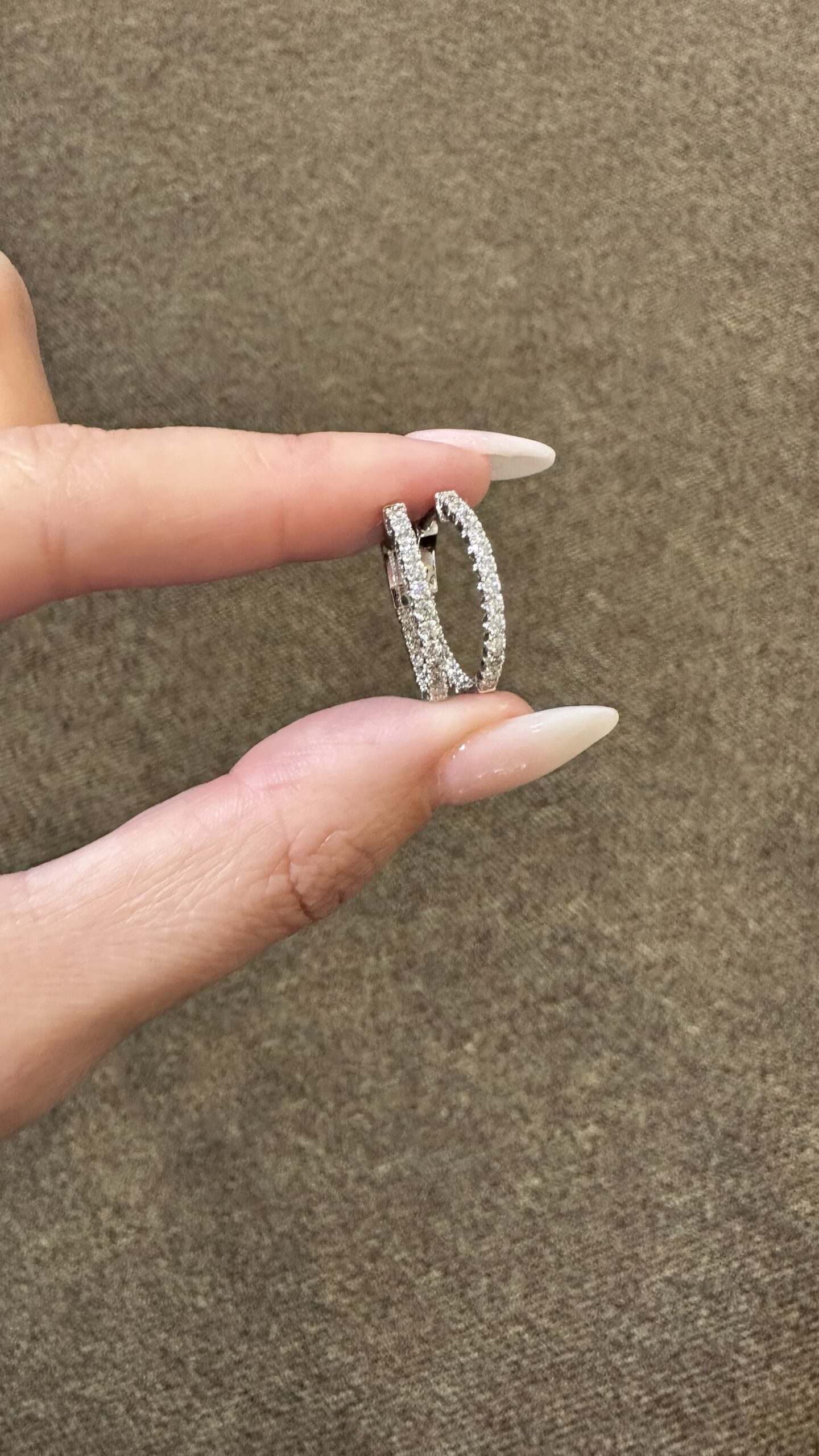 14k White Gold Round Genuine 1 Cttw Round Brilliant Cut Diamond Inside Out Hoop Earrings - Image 7