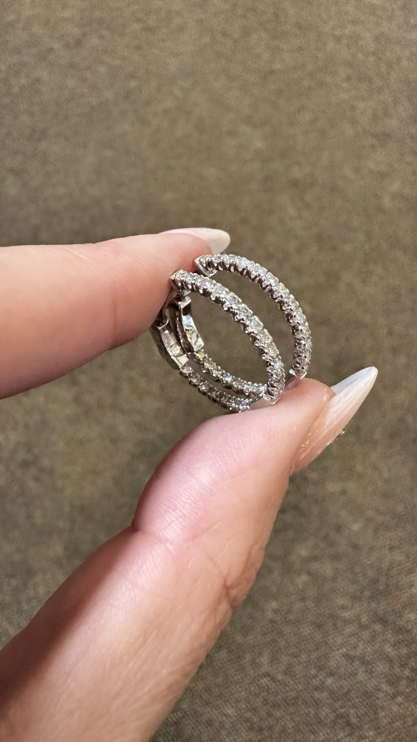 14k White Gold Round Genuine 1 Cttw Round Brilliant Cut Diamond Inside Out Hoop Earrings - Image 8