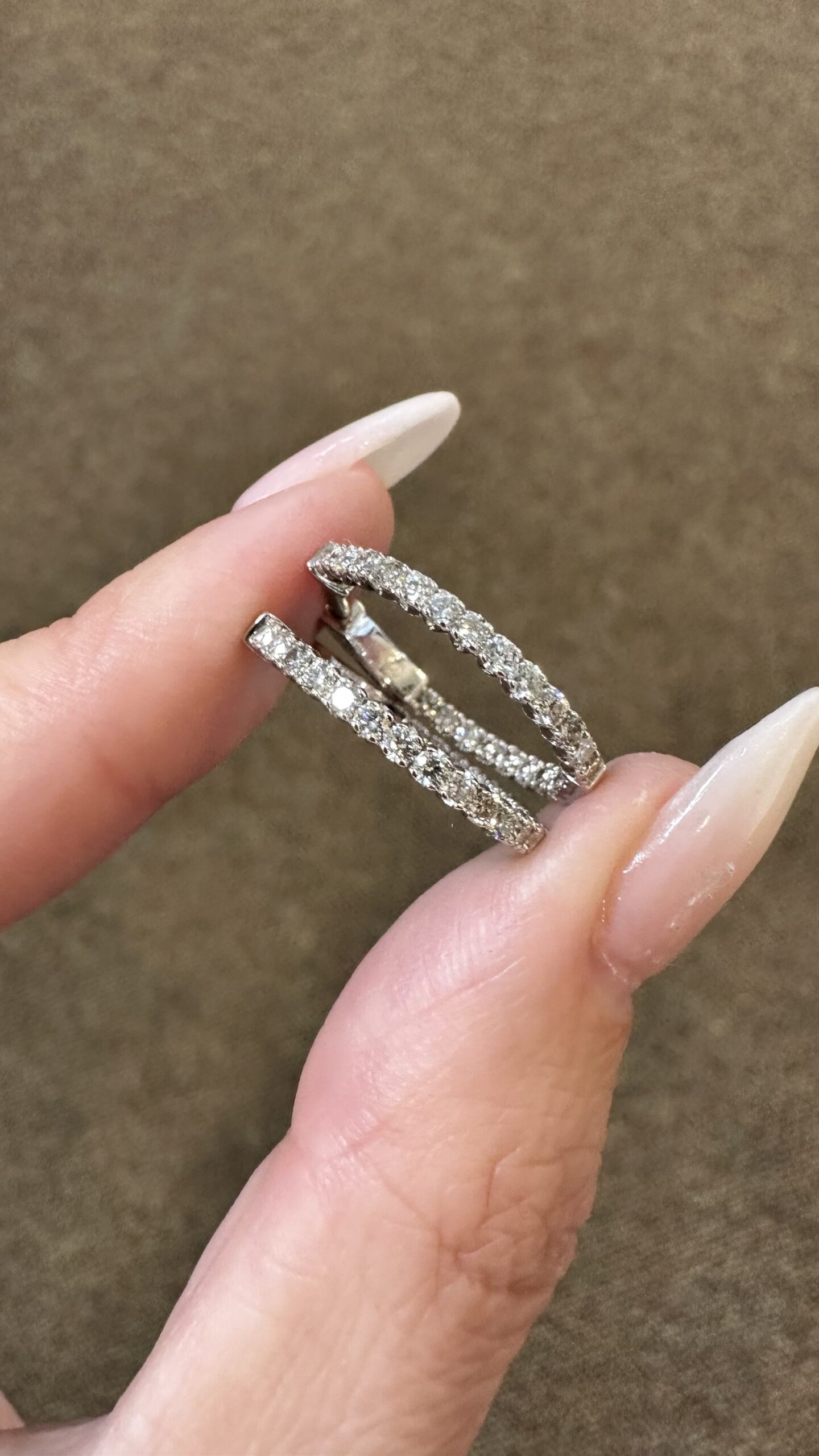 14k White Gold Round Genuine 1 Cttw Round Brilliant Cut Diamond Inside Out Hoop Earrings - Image 9