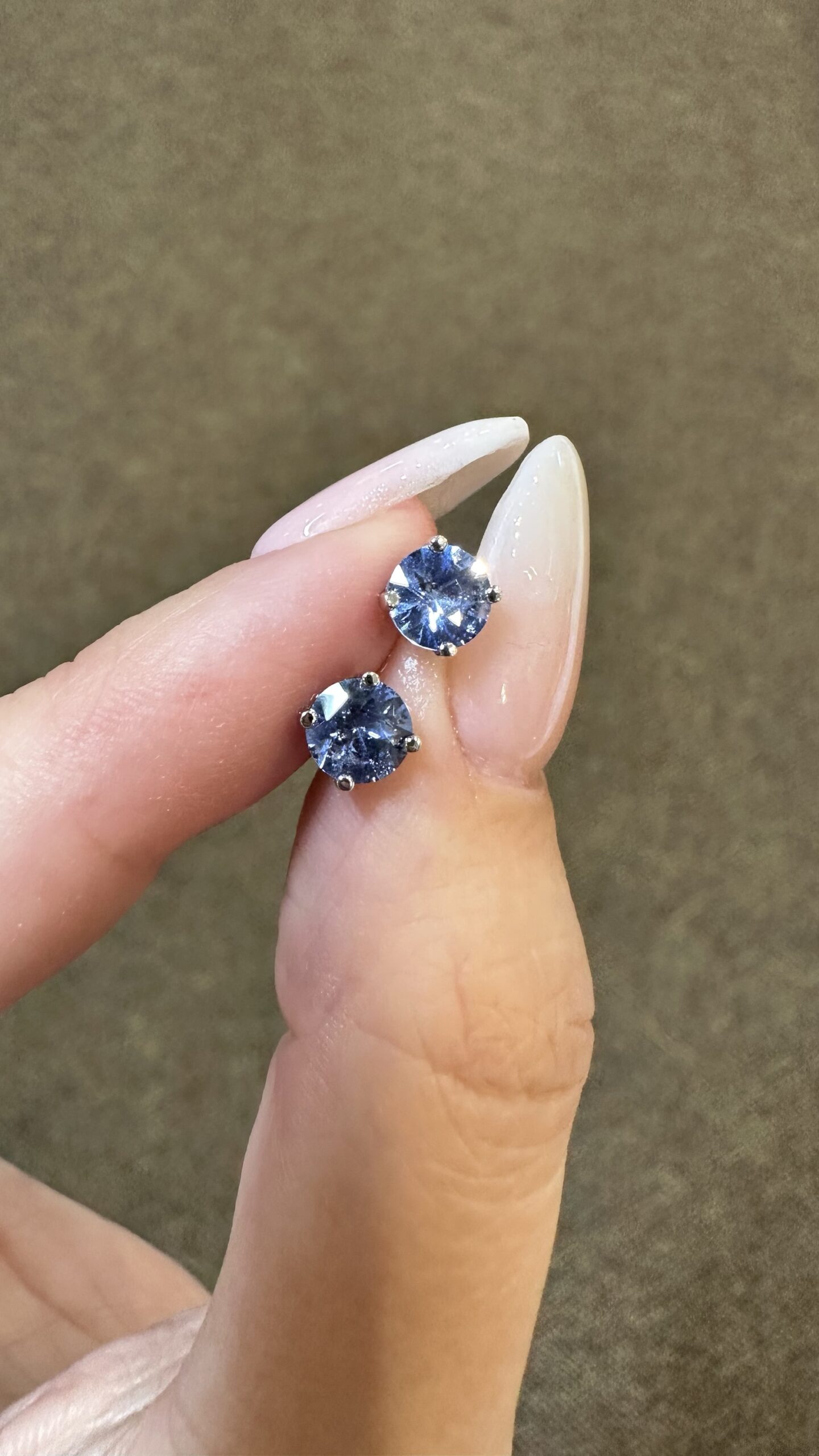 Round Blue Sapphire Stud Earrings | Ecksand
