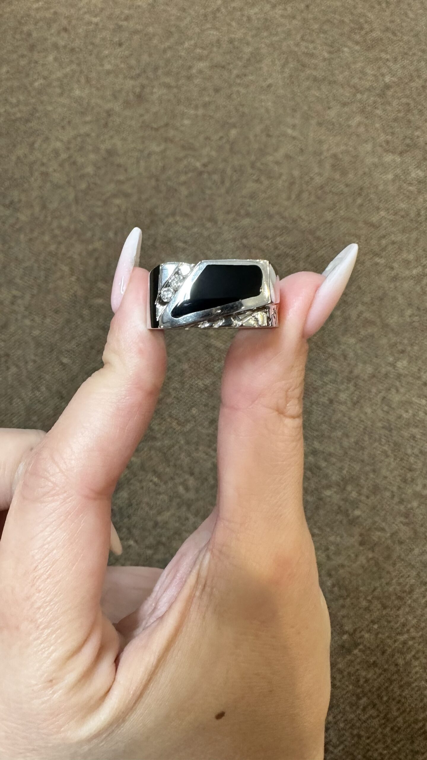 Gent’s Vintage 14k White Gold Genuine Onyx & .12 Cttw Diamond Ring - Image 15