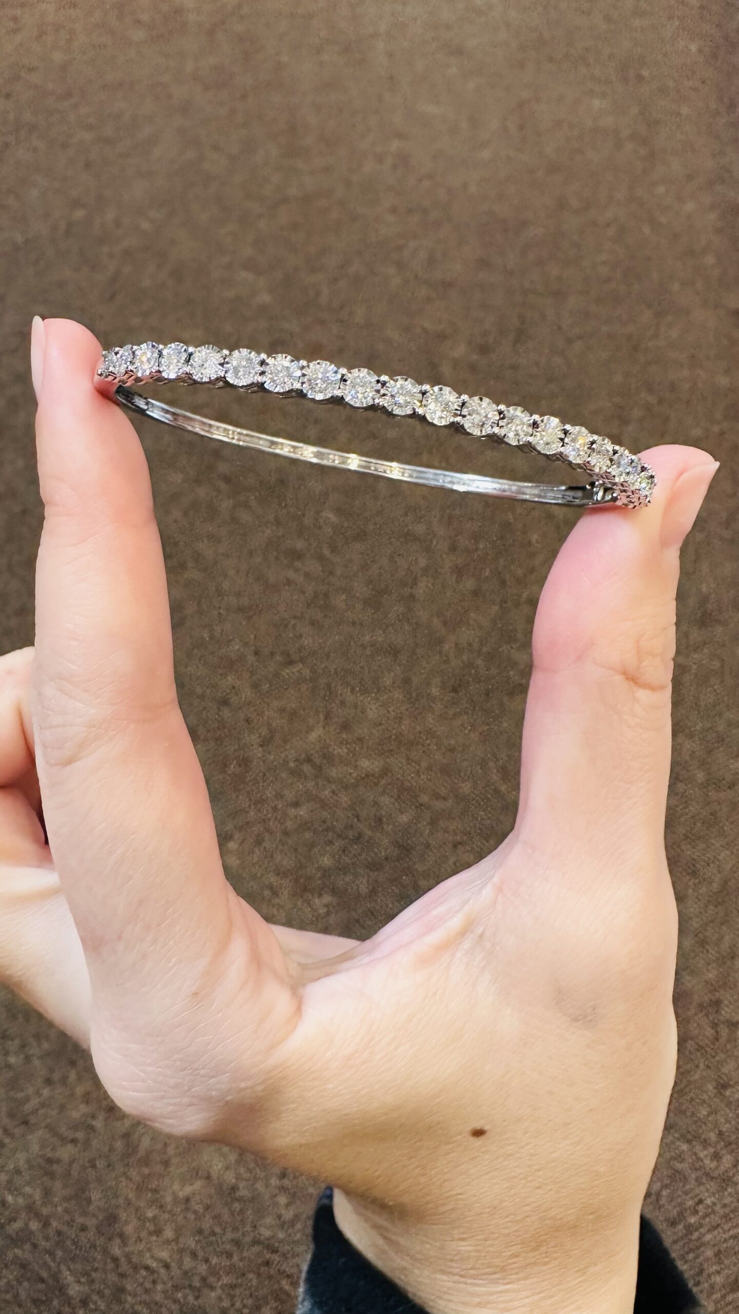 14k White Gold 1.01 Cttw Round Brilliant Cut Diamond Bangle Bracelet - Image 3