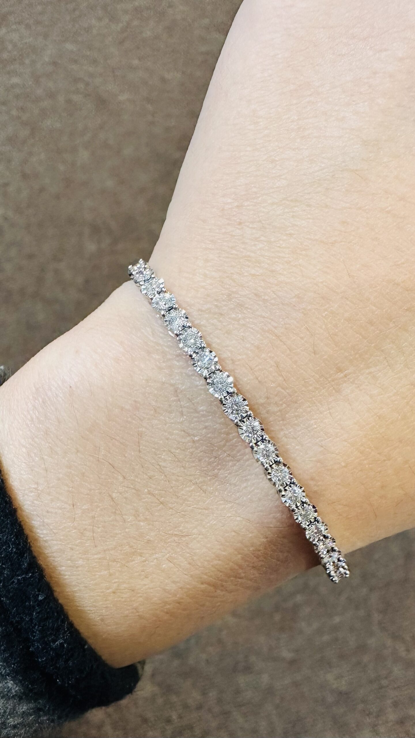 14k White Gold 1.01 Cttw Round Brilliant Cut Diamond Bangle Bracelet - Image 13