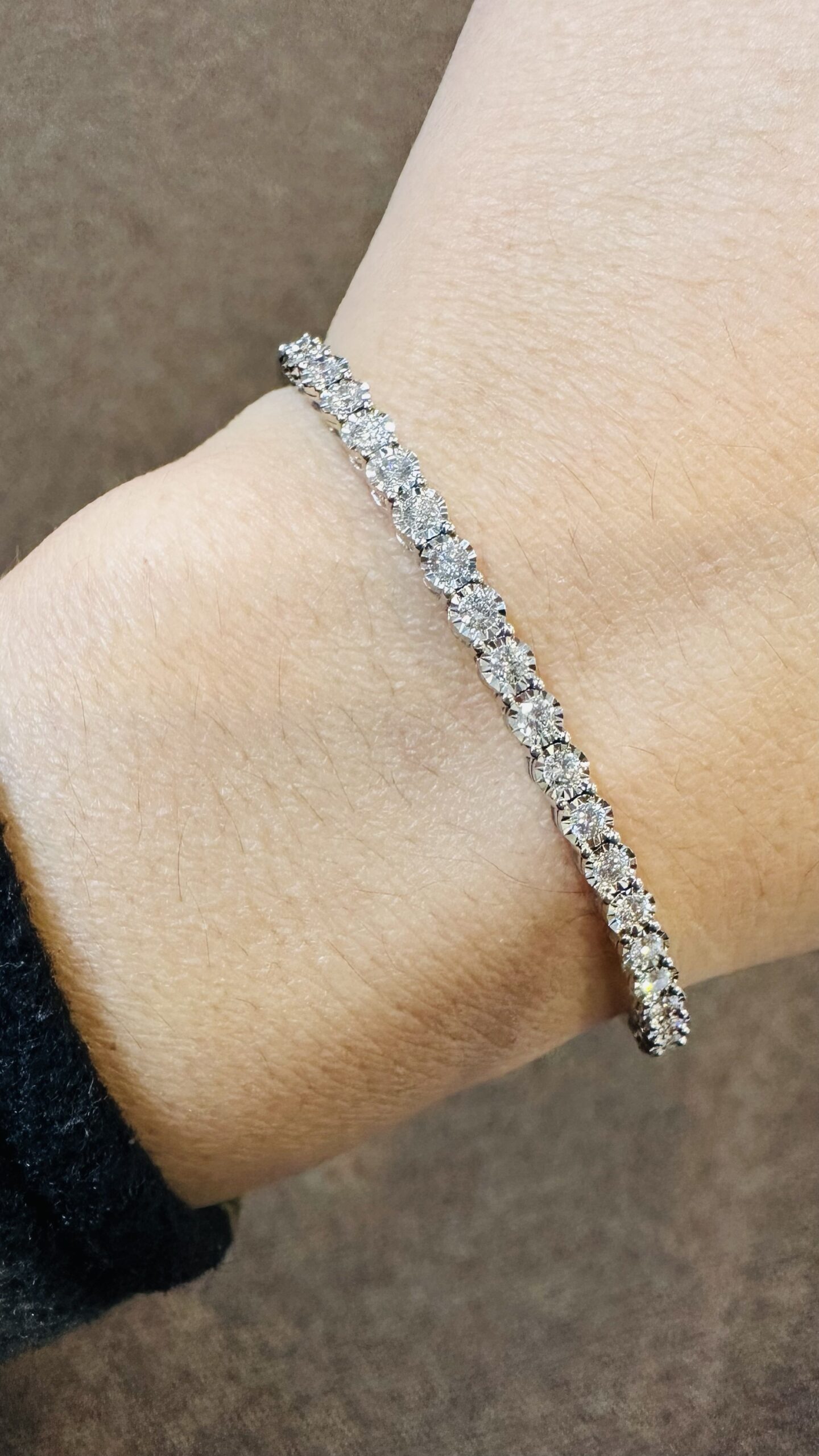 14k White Gold 1.01 Cttw Round Brilliant Cut Diamond Bangle Bracelet - Image 16