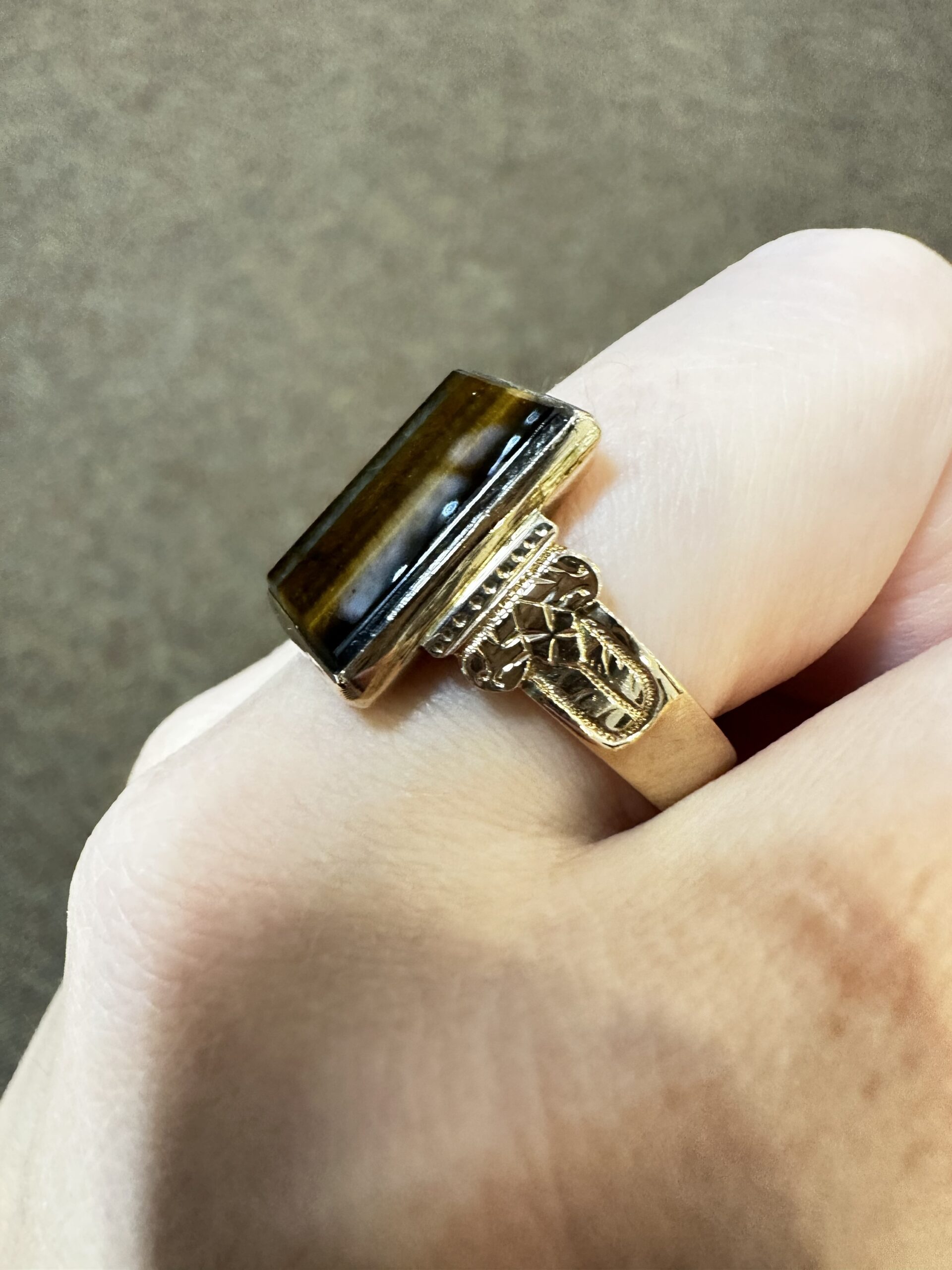 Vintage 14k Yellow Gold Tiger’s Eye Ring - Image 10