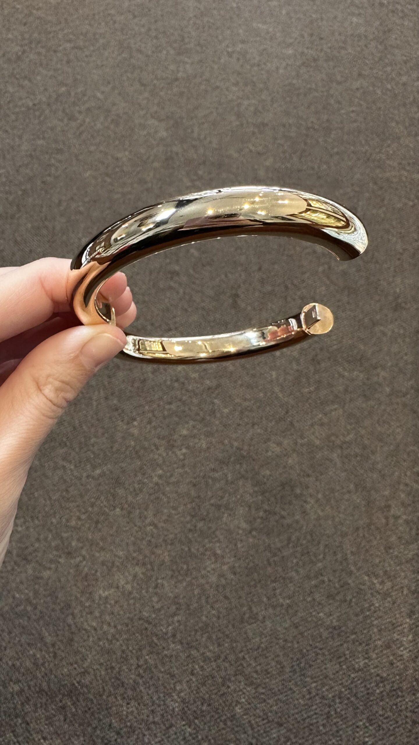 18k Rose Gold Oval Shaped, Tubular Hinged Bangle Bracelet - Image 11