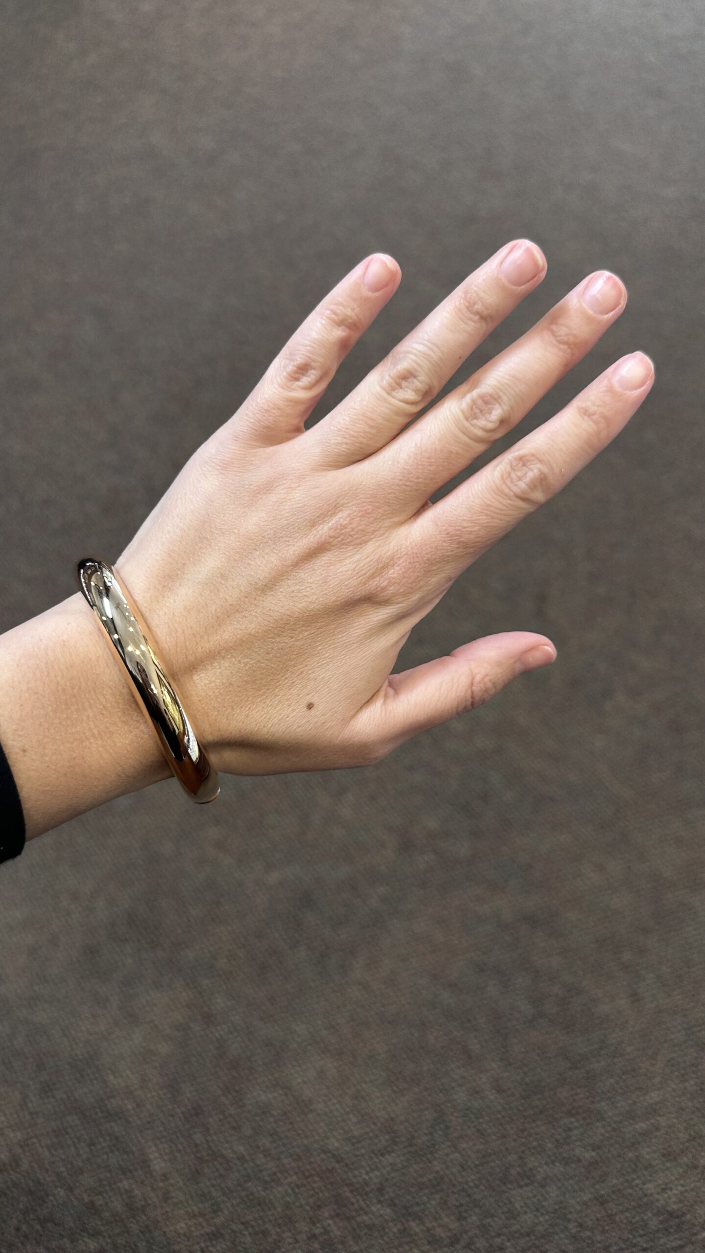 18k Rose Gold Oval Shaped, Tubular Hinged Bangle Bracelet - Image 14