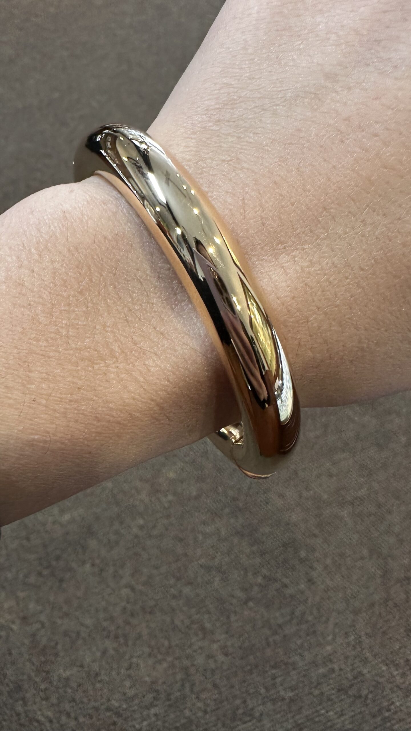 18k Rose Gold Oval Shaped, Tubular Hinged Bangle Bracelet - Image 16