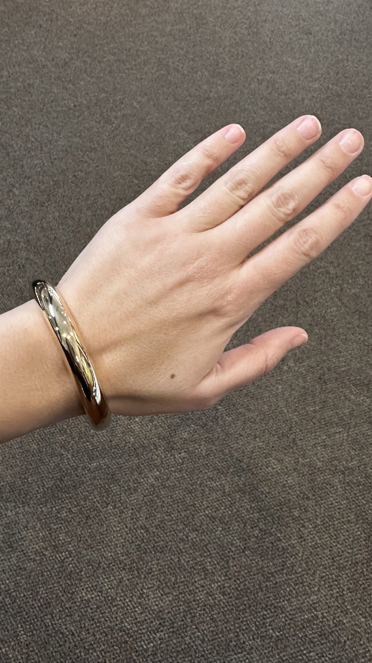 18k Rose Gold Oval Shaped, Tubular Hinged Bangle Bracelet - Image 18