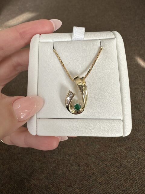 Vintage 14k Yellow Gold 1/4 Cttw Genuine Emerald & Diamond Freeform Pendant