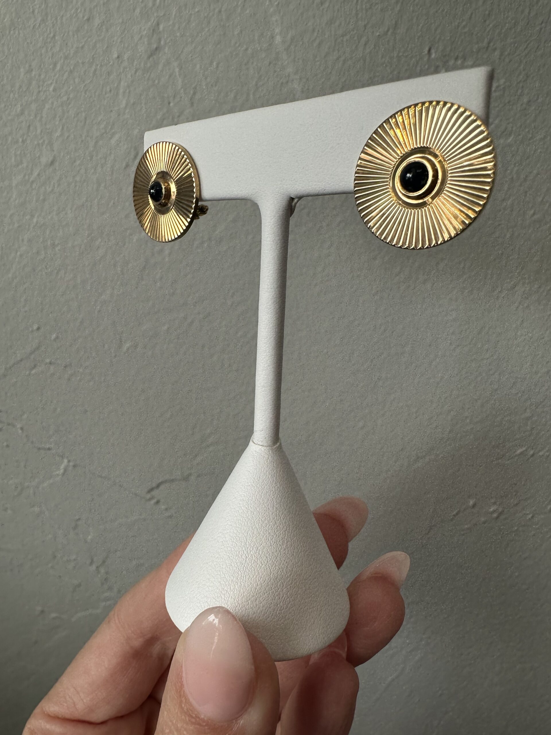 Vintage 14k Yellow Gold Genuine Sapphire Disc Post & Clip Earrings - Image 11