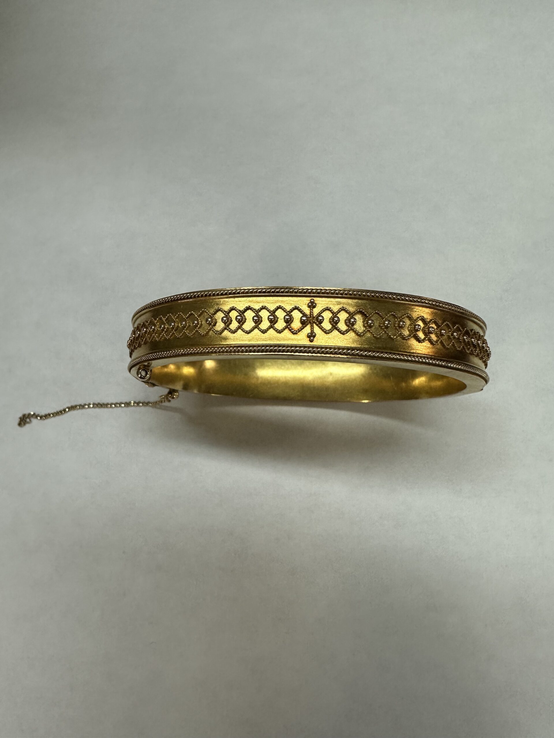 Antique Etruscan 9k Yellow Gold Hinged Bangle Bracelet - Image 2