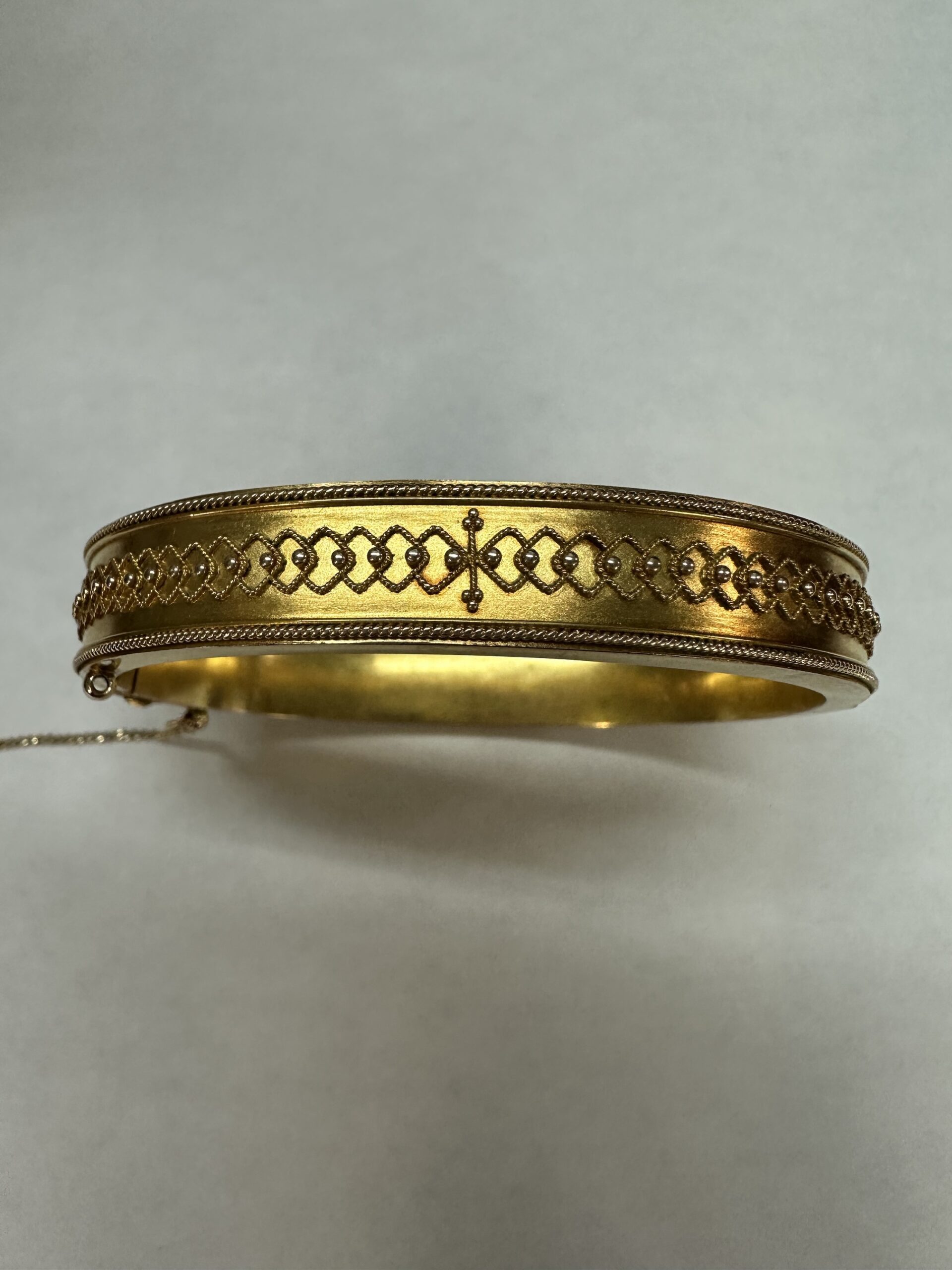 Antique Etruscan 9k Yellow Gold Hinged Bangle Bracelet - Image 3