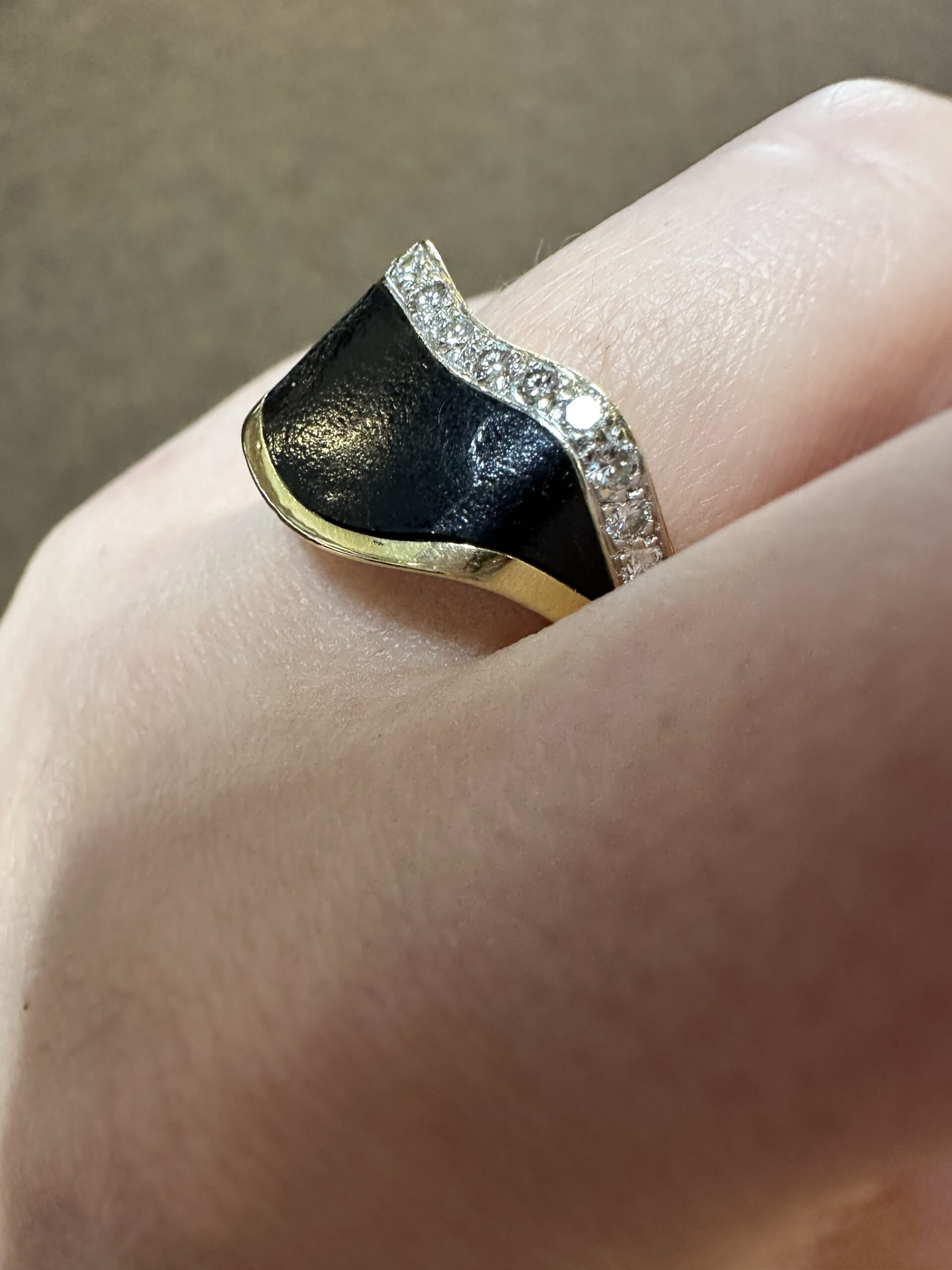 Vintage 18k Yellow Gold Genuine Black Coral & Diamond Ring - Image 15