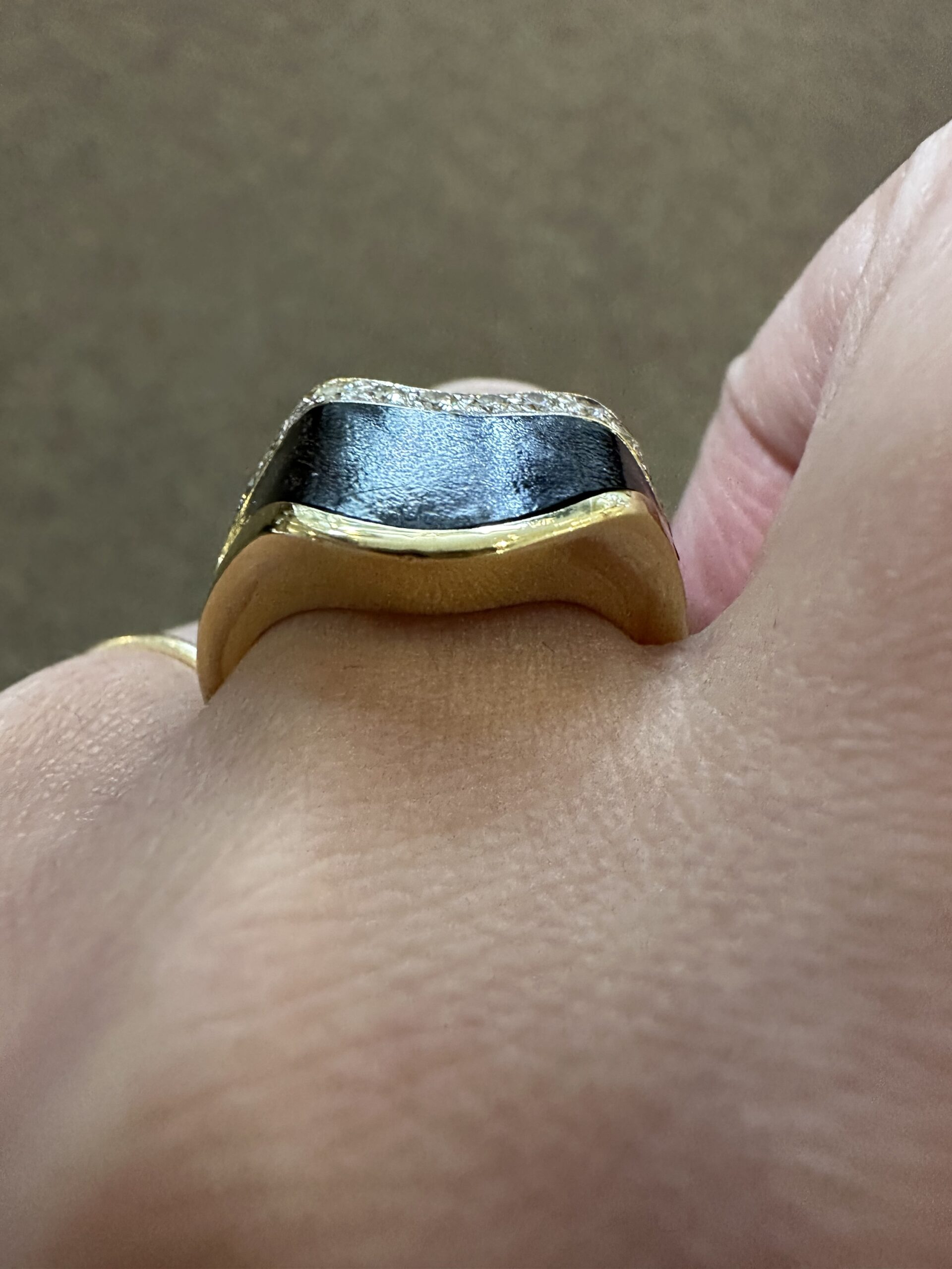 Vintage 18k Yellow Gold Genuine Black Coral & Diamond Ring - Image 16