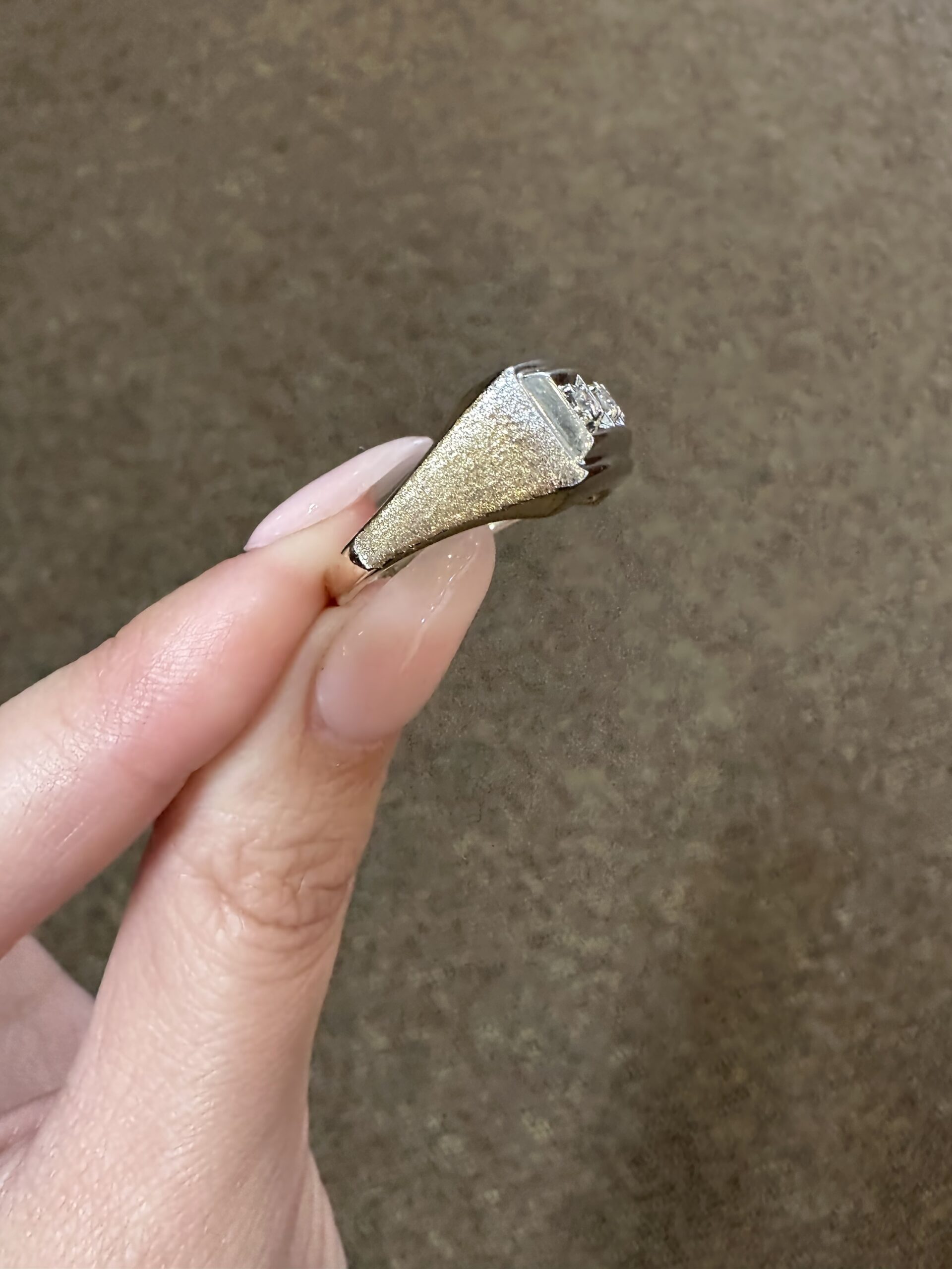 Vintage 14k 2tone .12 Cttw Genuine Round Brilliant Cut Diamond Ring - Image 5