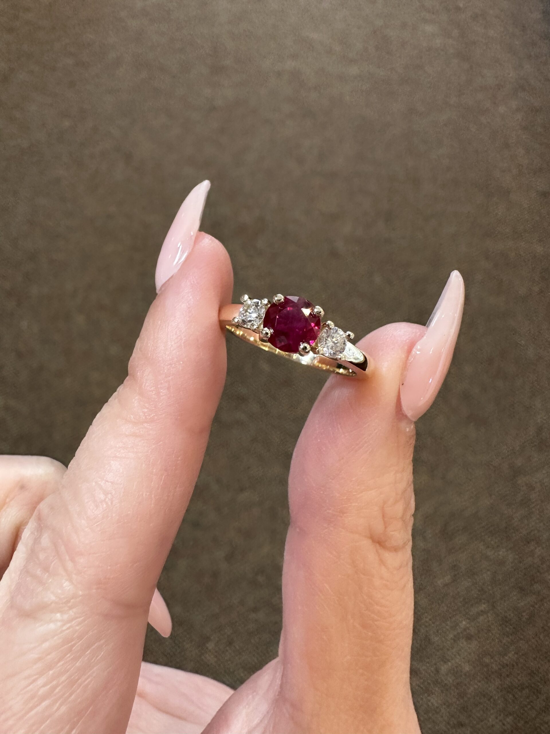 14k Yellow Gold Genuine 1.08 Carat Fine Ruby & Diamond Baguette Ring - Image 13