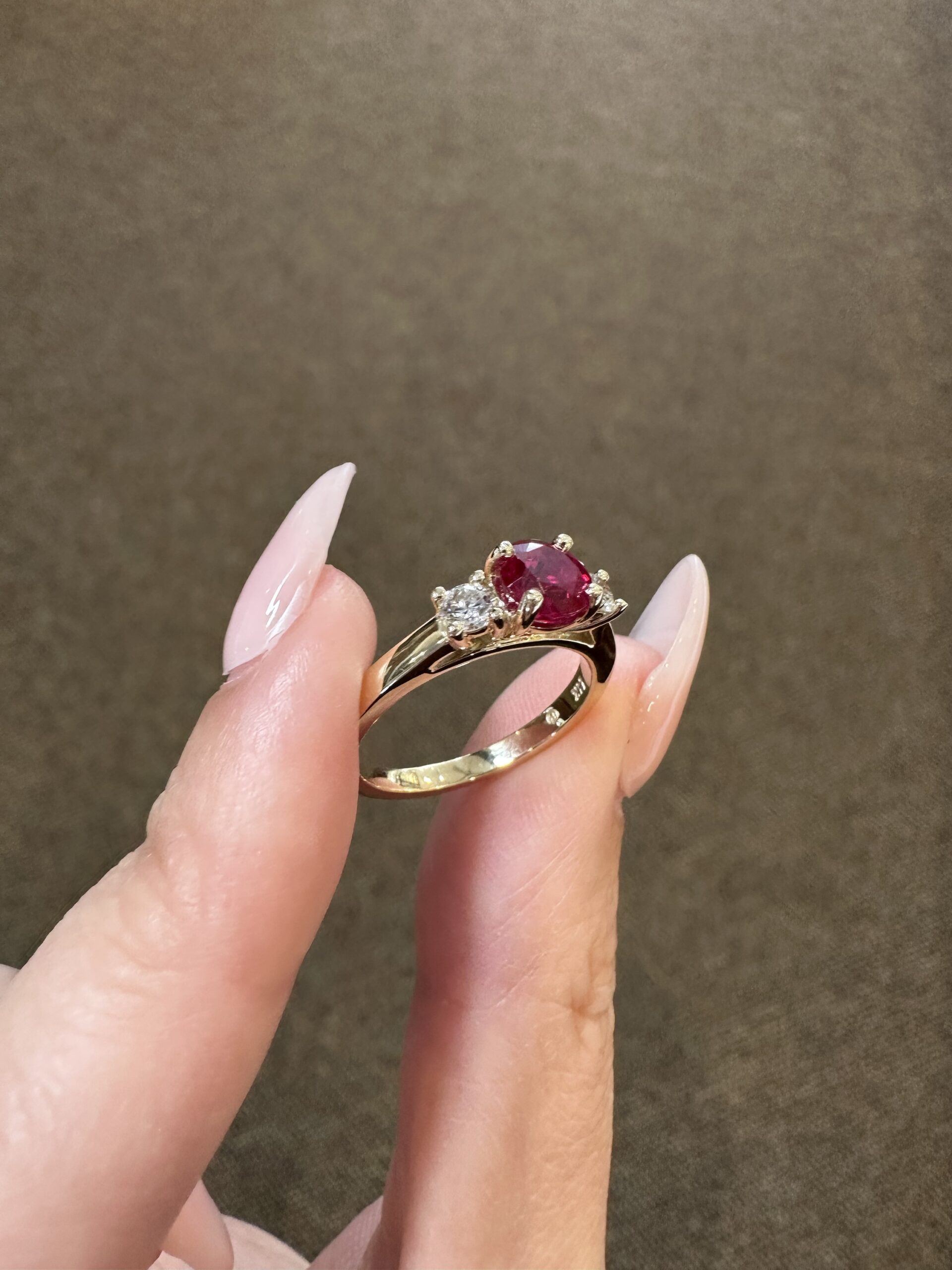 14k Yellow Gold Genuine 1.08 Carat Fine Ruby & Diamond Baguette Ring - Image 14