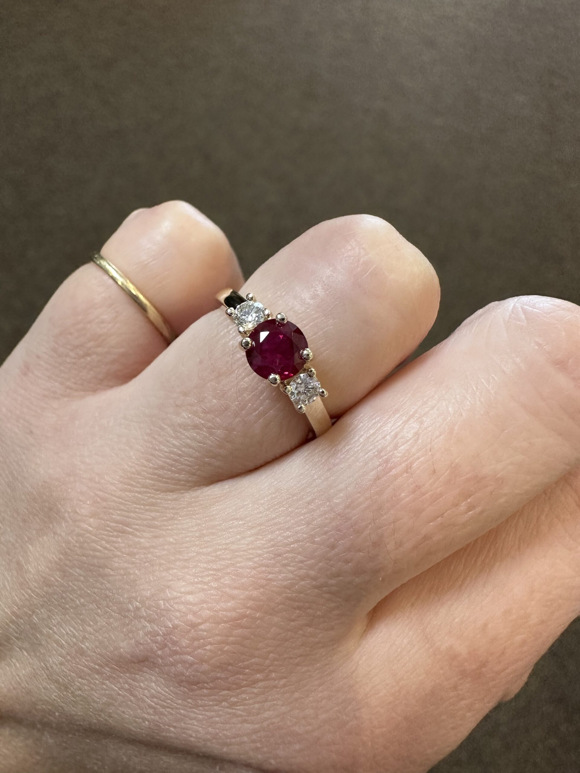 14k Yellow Gold Genuine 1.08 Carat Fine Ruby & Diamond Baguette Ring - Image 22